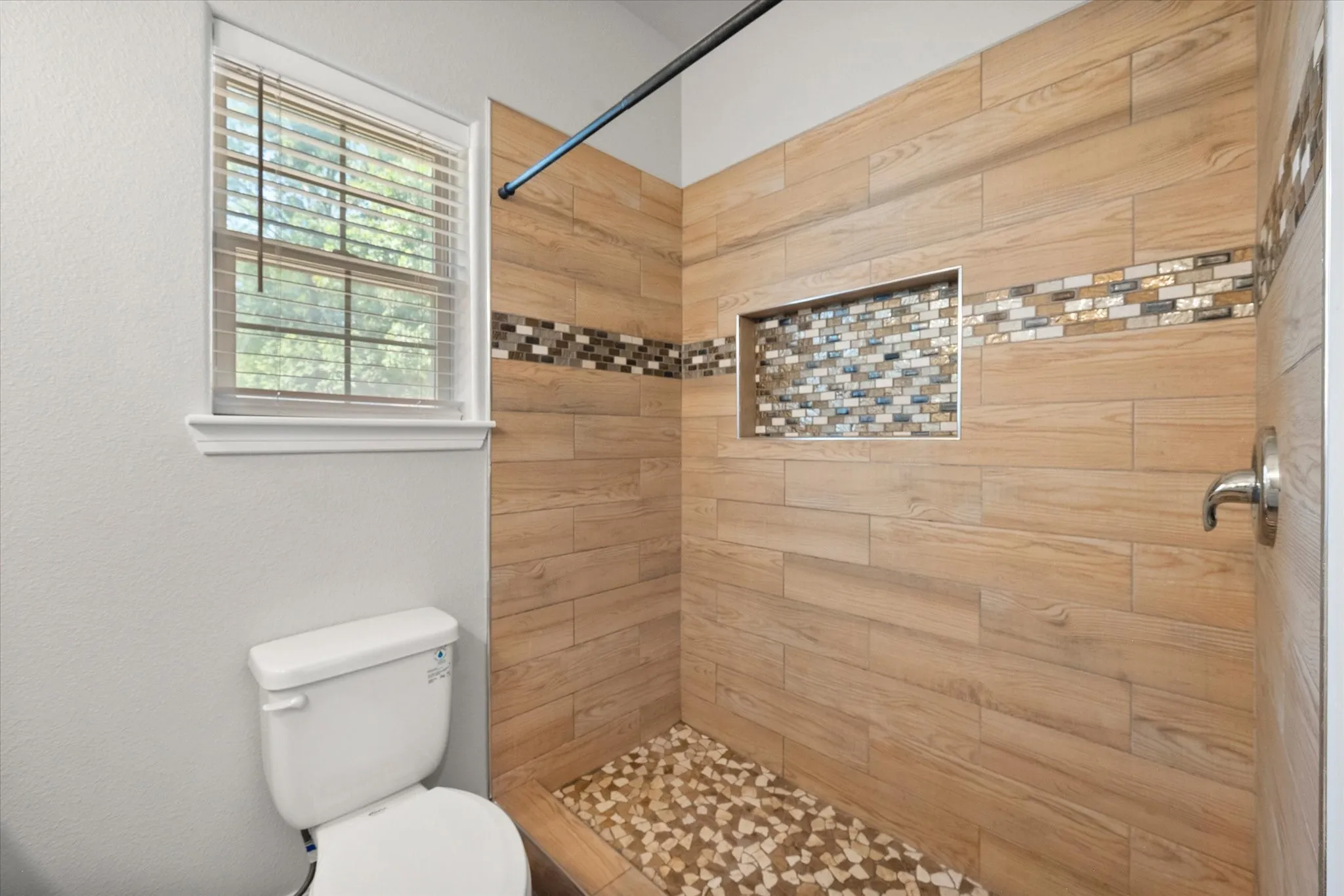 Single Family Residence For Sale in Navarro County , 6013 SE County Road 3050, Corsicana, Texas 75109, 3 Bedroom, 2 Bathroom, Garage spaces, 1,236 Sqft, built in 2020, mls#21361778, Real Estate Agent in Corsicana, Homes For Sale in Navarro county, Homes For Sale in Corsicana, Realtor in Corsicana Texas, Real Estate Brokerage Independent Realty Texas, Luminita Cordes Realtor