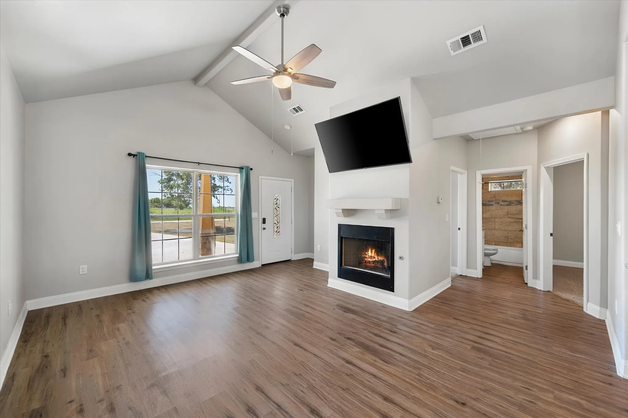 Single Family Residence For Sale in Navarro County , 6013 SE County Road 3050, Corsicana, Texas 75109, 3 Bedroom, 2 Bathroom, Garage spaces, 1,236 Sqft, built in 2020, mls#21361778, Real Estate Agent in Corsicana, Homes For Sale in Navarro county, Homes For Sale in Corsicana, Realtor in Corsicana Texas, Real Estate Brokerage Independent Realty Texas, Luminita Cordes Realtor