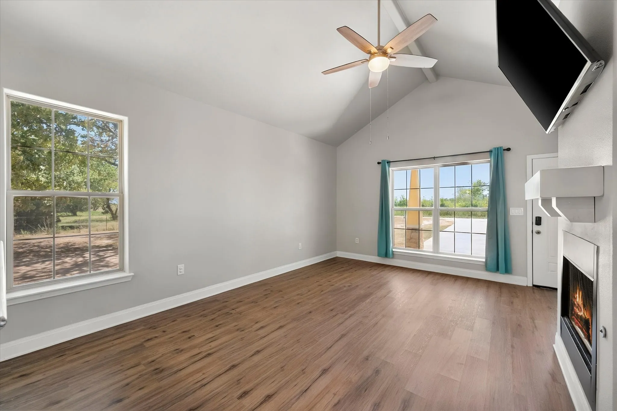 Single Family Residence For Sale in Navarro County , 6013 SE County Road 3050, Corsicana, Texas 75109, 3 Bedroom, 2 Bathroom, Garage spaces, 1,236 Sqft, built in 2020, mls#21361778, Real Estate Agent in Corsicana, Homes For Sale in Navarro county, Homes For Sale in Corsicana, Realtor in Corsicana Texas, Real Estate Brokerage Independent Realty Texas, Luminita Cordes Realtor