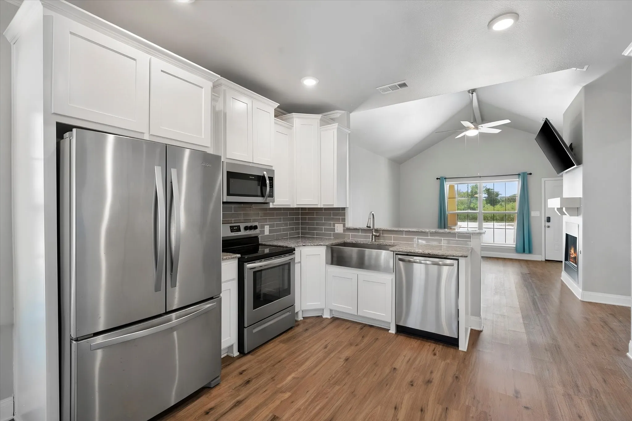 Single Family Residence For Sale in Navarro County , 6013 SE County Road 3050, Corsicana, Texas 75109, 3 Bedroom, 2 Bathroom, Garage spaces, 1,236 Sqft, built in 2020, mls#21361778, Real Estate Agent in Corsicana, Homes For Sale in Navarro county, Homes For Sale in Corsicana, Realtor in Corsicana Texas, Real Estate Brokerage Independent Realty Texas, Luminita Cordes Realtor