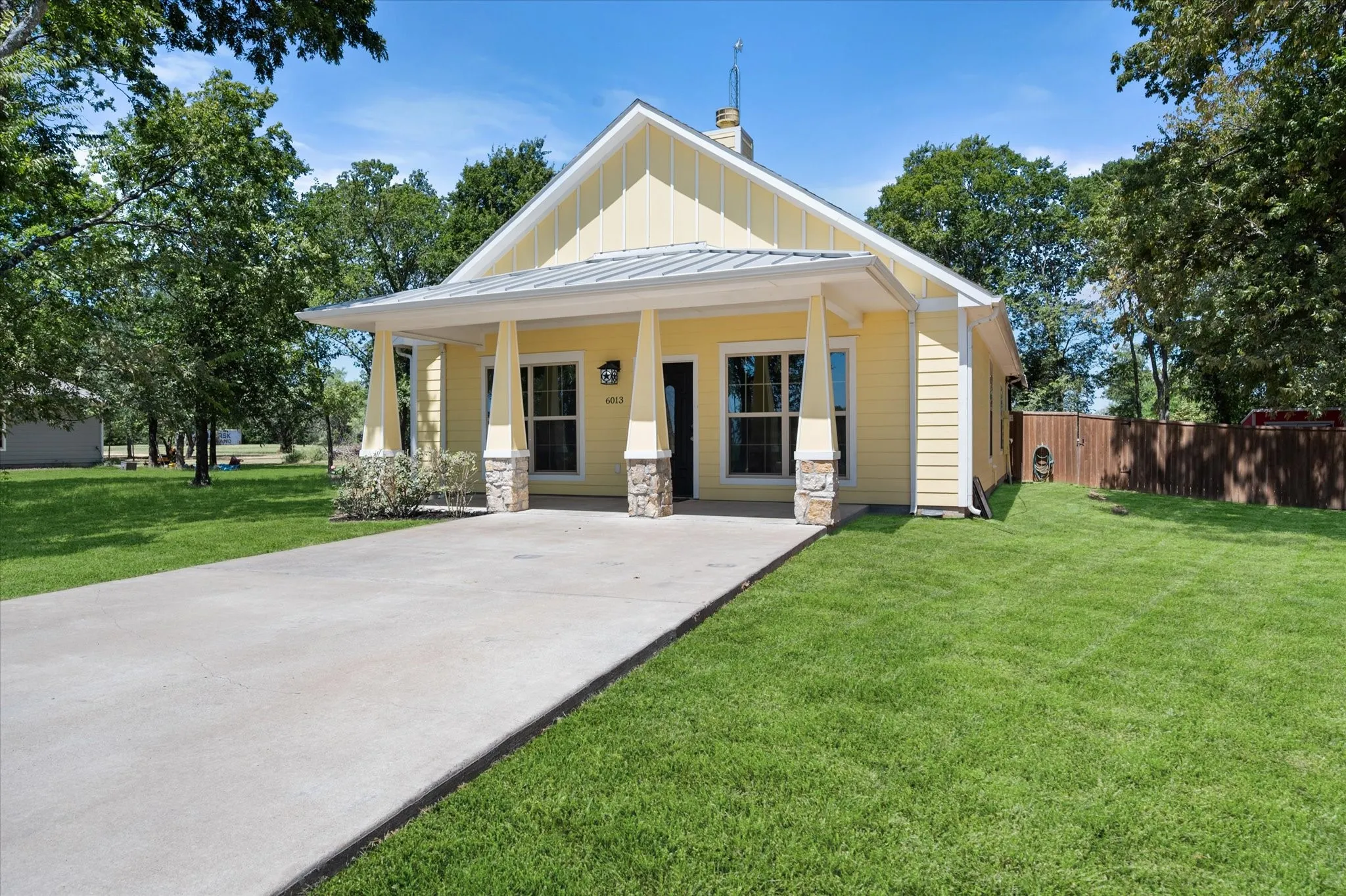 Single Family Residence For Sale in Navarro County , 6013 SE County Road 3050, Corsicana, Texas 75109, 3 Bedroom, 2 Bathroom, Garage spaces, 1,236 Sqft, built in 2020, mls#21361778, Real Estate Agent in Corsicana, Homes For Sale in Navarro county, Homes For Sale in Corsicana, Realtor in Corsicana Texas, Real Estate Brokerage Independent Realty Texas, Luminita Cordes Realtor
