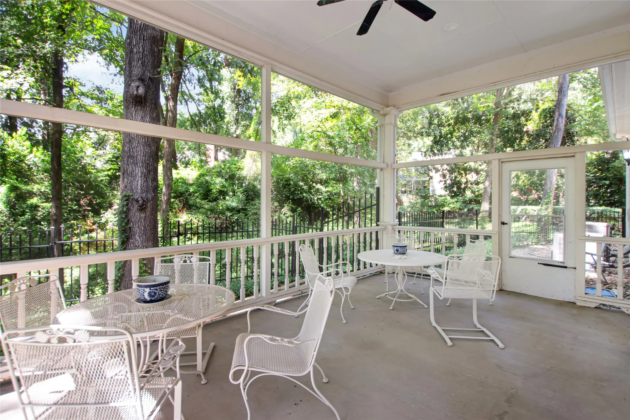 Single Family Residence For Sale in Smith County , 3889 Brighton Creek Circle, Tyler, Texas 75707, 4 Bedroom, 4 Bathroom, 3 Garage spaces, 5,835 Sqft, built in 2001, mls#21358628, Real Estate Agent in Tyler, Homes For Sale in Smith county, Homes For Sale in Tyler, Realtor in Tyler Texas, Real Estate Brokerage Independent Realty Texas, Luminita Cordes Realtor