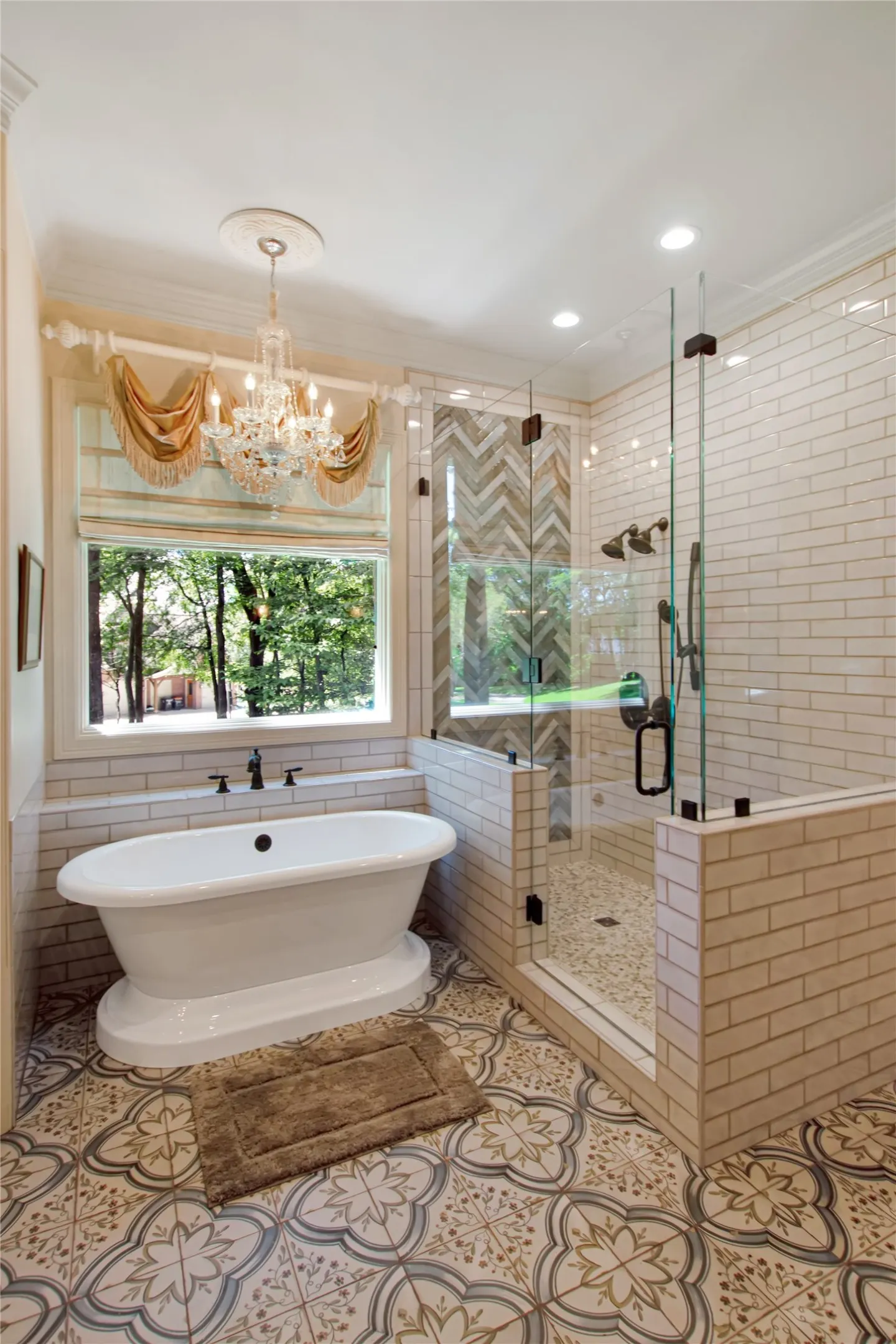 Single Family Residence For Sale in Smith County , 3889 Brighton Creek Circle, Tyler, Texas 75707, 4 Bedroom, 4 Bathroom, 3 Garage spaces, 5,835 Sqft, built in 2001, mls#21358628, Real Estate Agent in Tyler, Homes For Sale in Smith county, Homes For Sale in Tyler, Realtor in Tyler Texas, Real Estate Brokerage Independent Realty Texas, Luminita Cordes Realtor