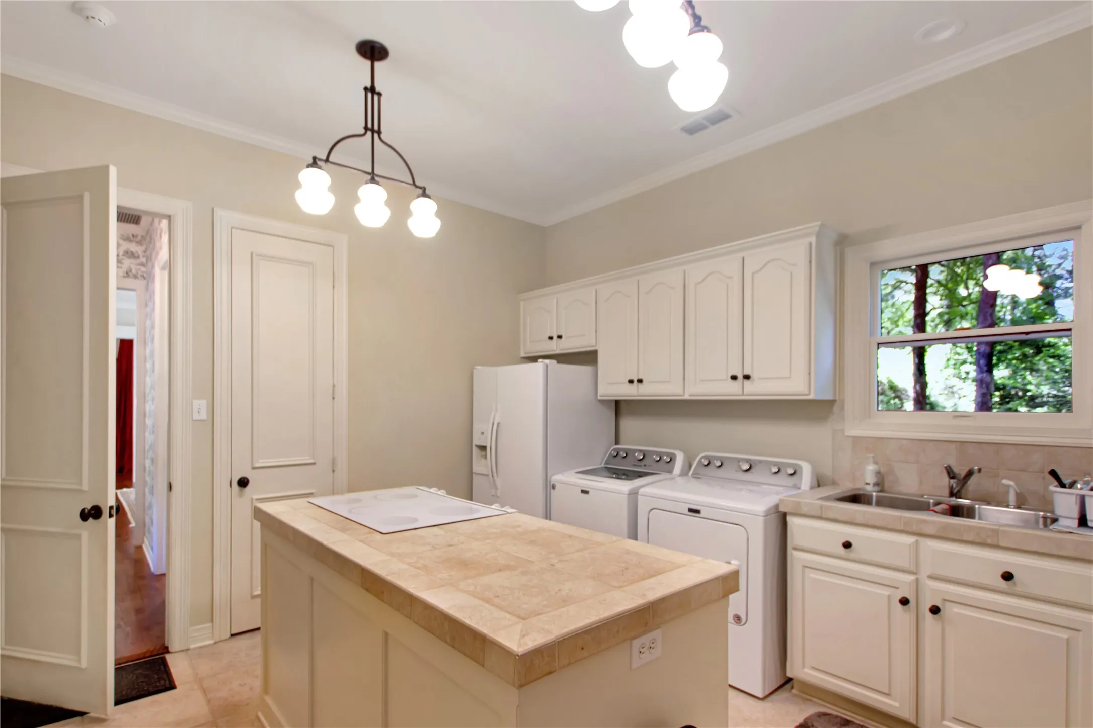 Single Family Residence For Sale in Smith County , 3889 Brighton Creek Circle, Tyler, Texas 75707, 4 Bedroom, 4 Bathroom, 3 Garage spaces, 5,835 Sqft, built in 2001, mls#21358628, Real Estate Agent in Tyler, Homes For Sale in Smith county, Homes For Sale in Tyler, Realtor in Tyler Texas, Real Estate Brokerage Independent Realty Texas, Luminita Cordes Realtor