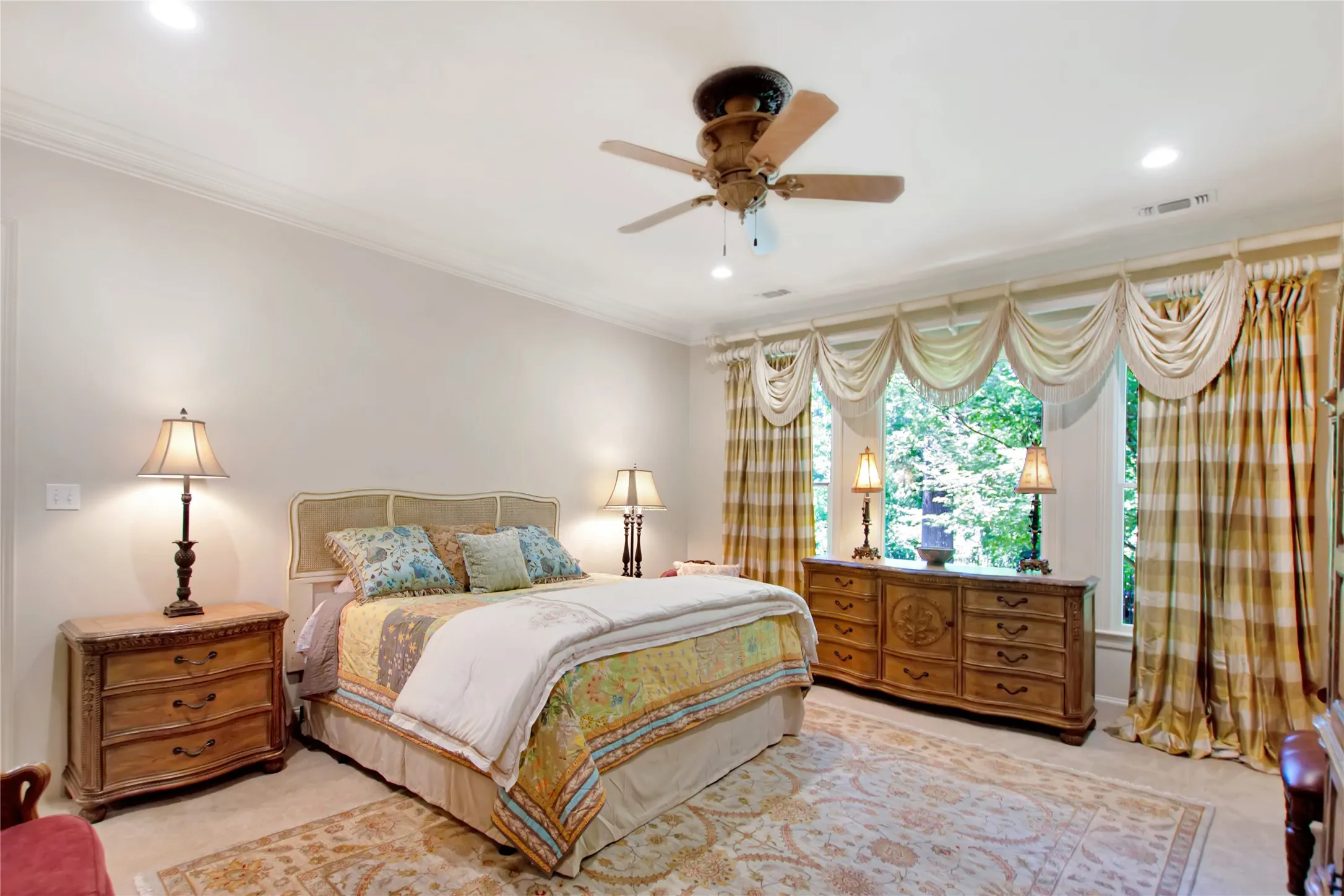 Single Family Residence For Sale in Smith County , 3889 Brighton Creek Circle, Tyler, Texas 75707, 4 Bedroom, 4 Bathroom, 3 Garage spaces, 5,835 Sqft, built in 2001, mls#21358628, Real Estate Agent in Tyler, Homes For Sale in Smith county, Homes For Sale in Tyler, Realtor in Tyler Texas, Real Estate Brokerage Independent Realty Texas, Luminita Cordes Realtor