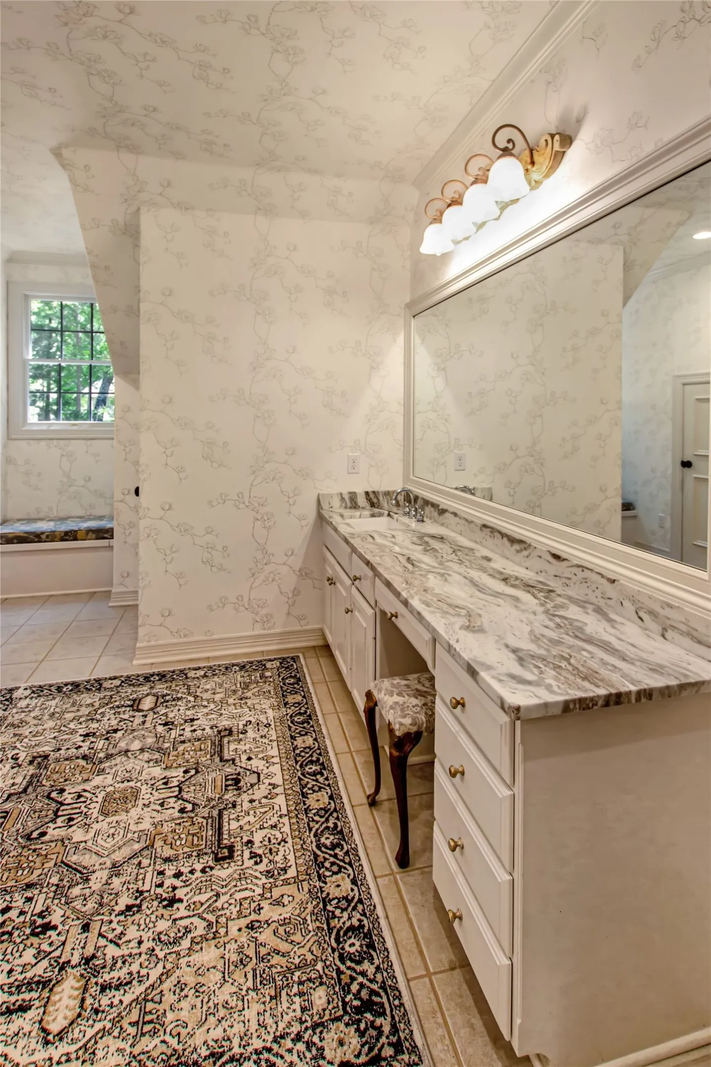 Single Family Residence For Sale in Smith County , 3889 Brighton Creek Circle, Tyler, Texas 75707, 4 Bedroom, 4 Bathroom, 3 Garage spaces, 5,835 Sqft, built in 2001, mls#21358628, Real Estate Agent in Tyler, Homes For Sale in Smith county, Homes For Sale in Tyler, Realtor in Tyler Texas, Real Estate Brokerage Independent Realty Texas, Luminita Cordes Realtor