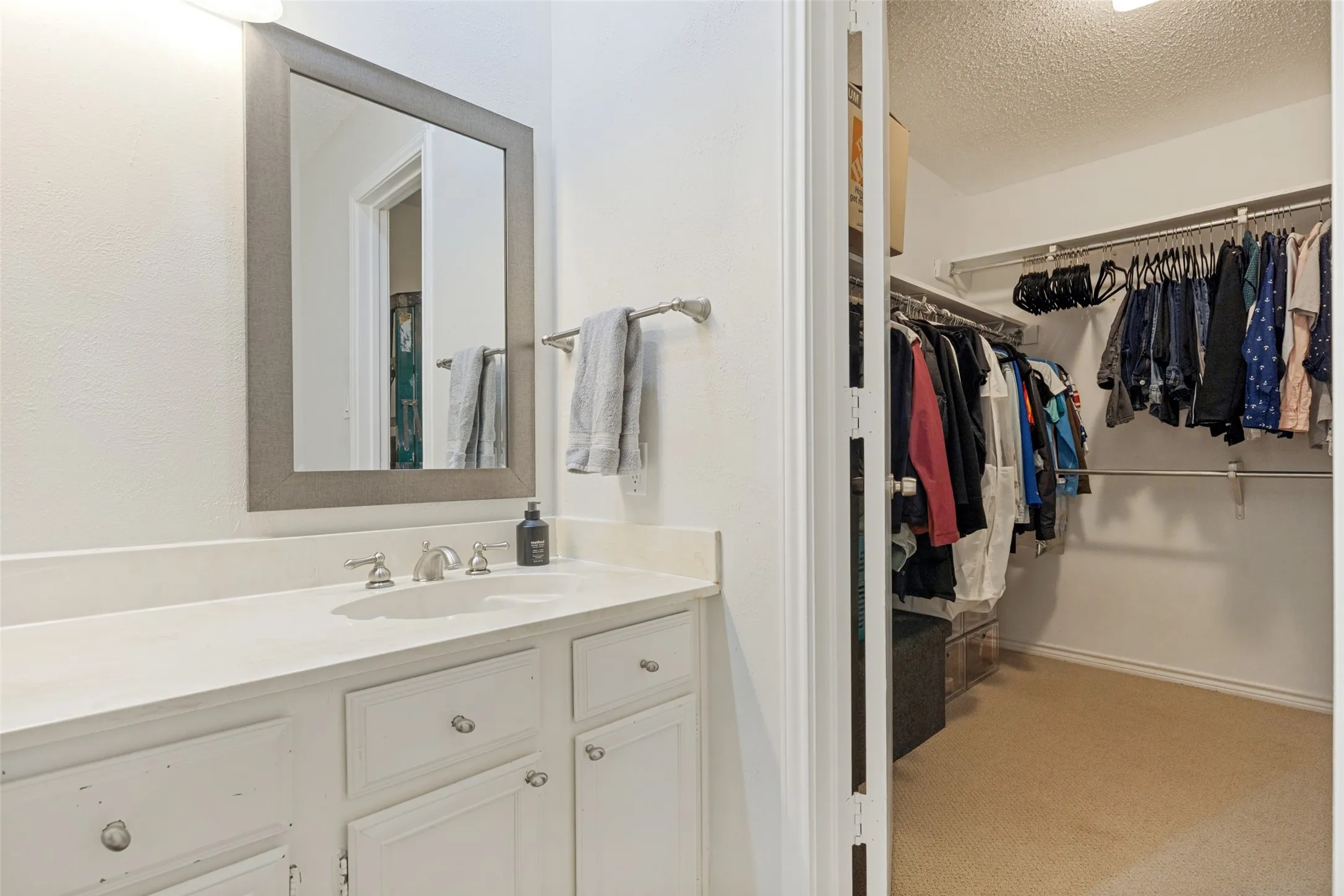Townhouse For Sale in Dallas County , 8434 Towneship Lane, Dallas, Texas 75243, 2 Bedroom, 2 Bathroom, 2 Garage spaces, 1,419 Sqft, built in 1982, Price $279,000, mls#21360089, Real Estate Agent in Dallas, Homes For Sale in Dallas county, Homes For Sale in Dallas, Realtor in Dallas Texas, Real Estate Brokerage Independent Realty Texas, Luminita Cordes Realtor
