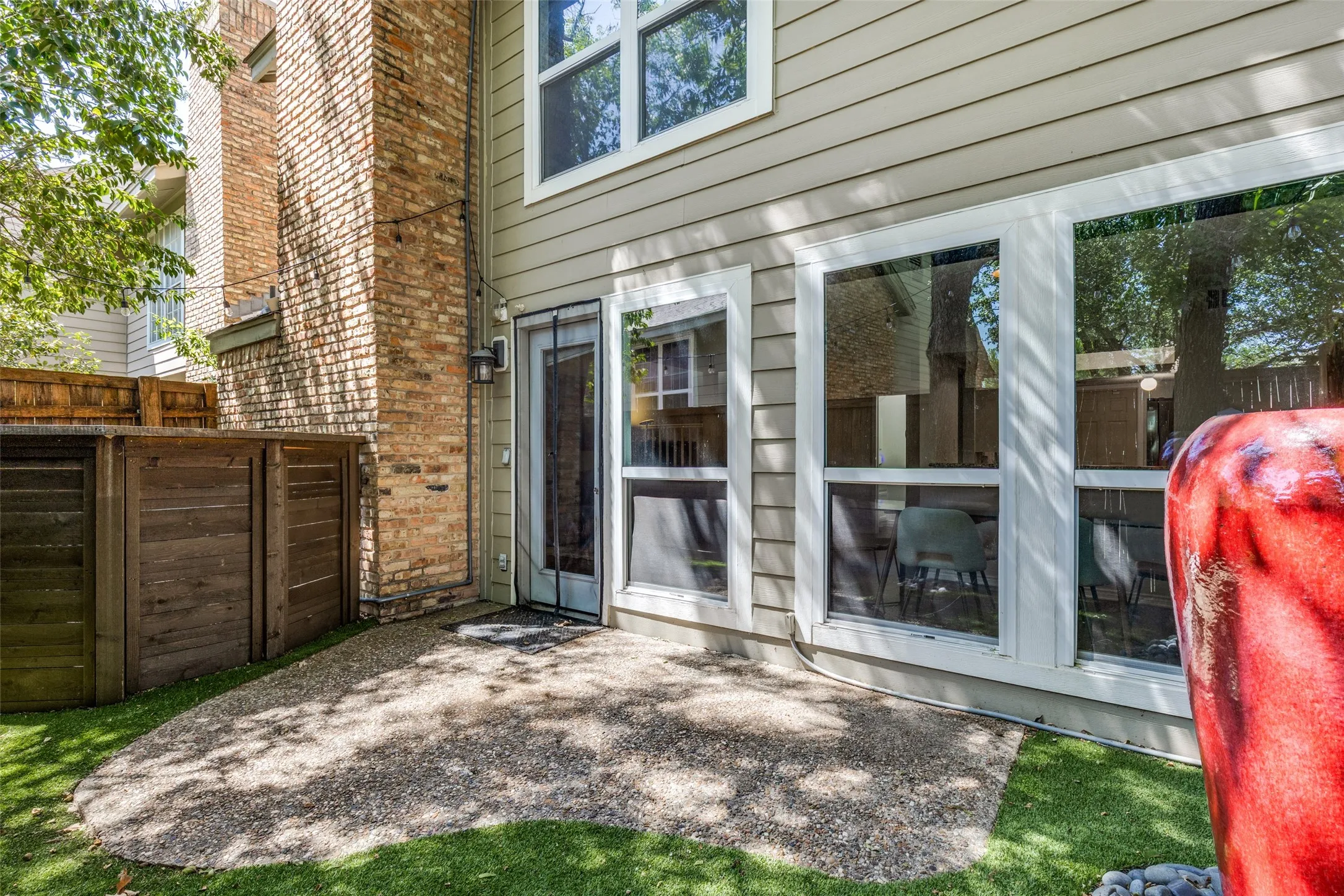 Townhouse For Sale in Dallas County , 8434 Towneship Lane, Dallas, Texas 75243, 2 Bedroom, 2 Bathroom, 2 Garage spaces, 1,419 Sqft, built in 1982, Price $279,000, mls#21360089, Real Estate Agent in Dallas, Homes For Sale in Dallas county, Homes For Sale in Dallas, Realtor in Dallas Texas, Real Estate Brokerage Independent Realty Texas, Luminita Cordes Realtor