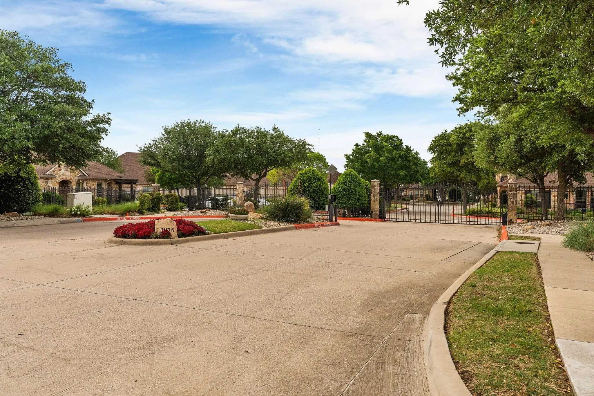 Condominium For Sale in Collin County , 3075 Willow Grove Boulevard 1103, Mc Kinney, Texas 75070, 2 Bedroom, 2 Bathroom, 2 Garage spaces, 1,231 Sqft, built in 2007, mls#21361812, Real Estate Agent in Mc Kinney, Homes For Sale in Collin county, Homes For Sale in Mc Kinney, Realtor in Mc Kinney Texas, Real Estate Brokerage Independent Realty Texas, Luminita Cordes Realtor