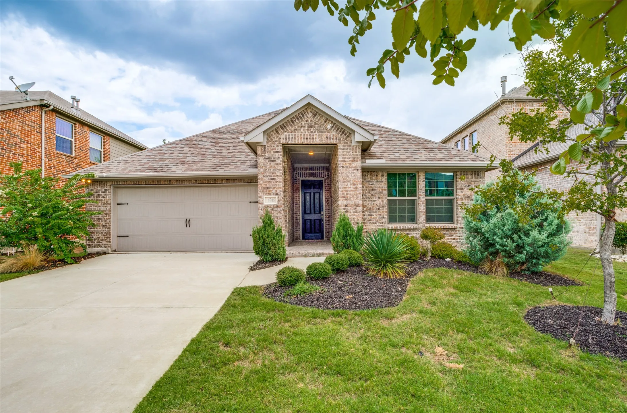Single Family Residence For Rent in Denton County , 16705 Lincoln Park Lane, Prosper, Texas 75078, 4 Bedroom, 2 Bathroom, 2 Garage spaces, 2,184 Sqft, built in 2021, mls#21337738, Real Estate Agent in Prosper, Homes For Rent in Denton county, Homes For Rent in Prosper, Realtor in Prosper Texas, Real Estate Brokerage Independent Realty Texas, Luminita Cordes Realtor