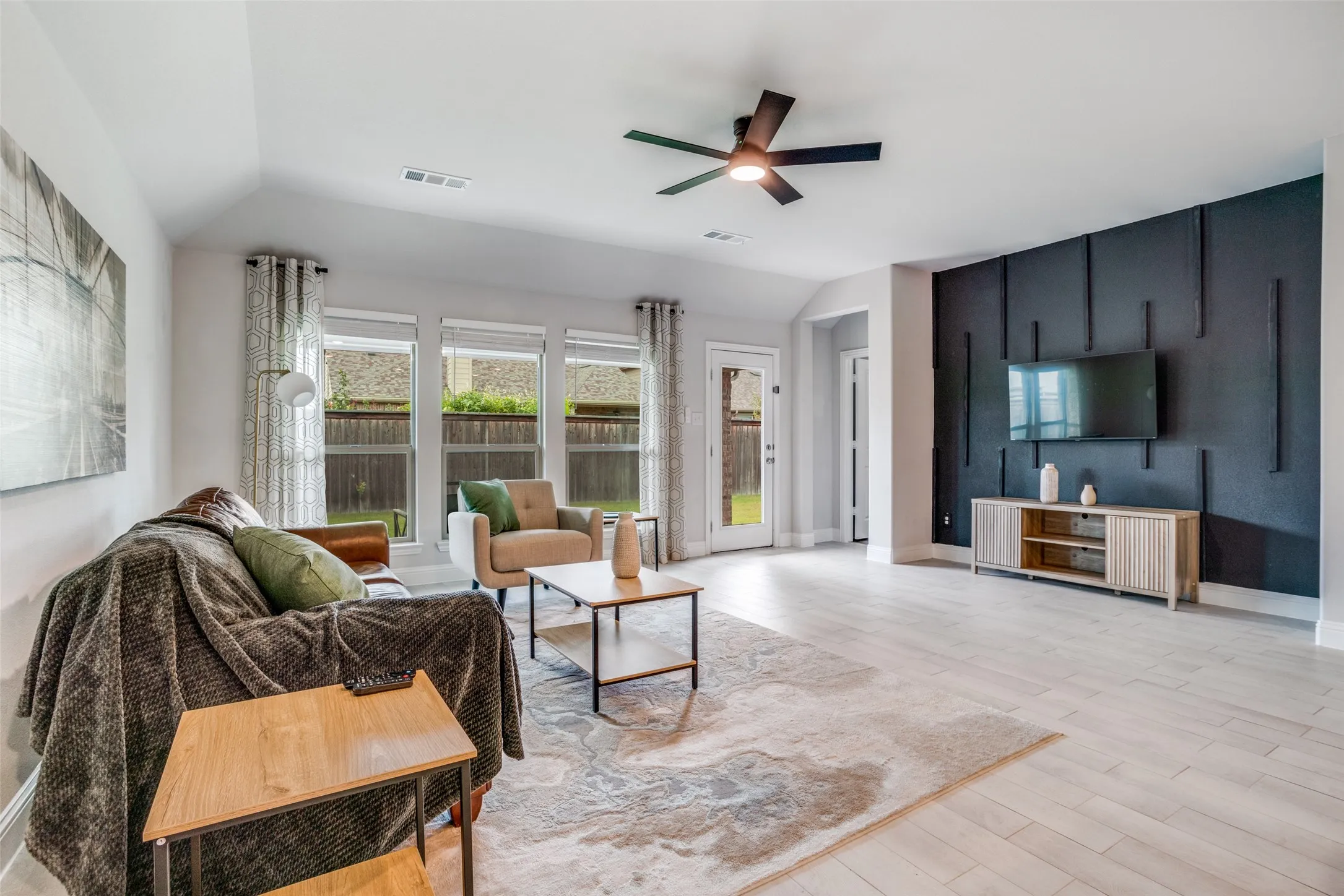 Single Family Residence For Rent in Denton County , 16705 Lincoln Park Lane, Prosper, Texas 75078, 4 Bedroom, 2 Bathroom, 2 Garage spaces, 2,184 Sqft, built in 2021, mls#21337738, Real Estate Agent in Prosper, Homes For Rent in Denton county, Homes For Rent in Prosper, Realtor in Prosper Texas, Real Estate Brokerage Independent Realty Texas, Luminita Cordes Realtor