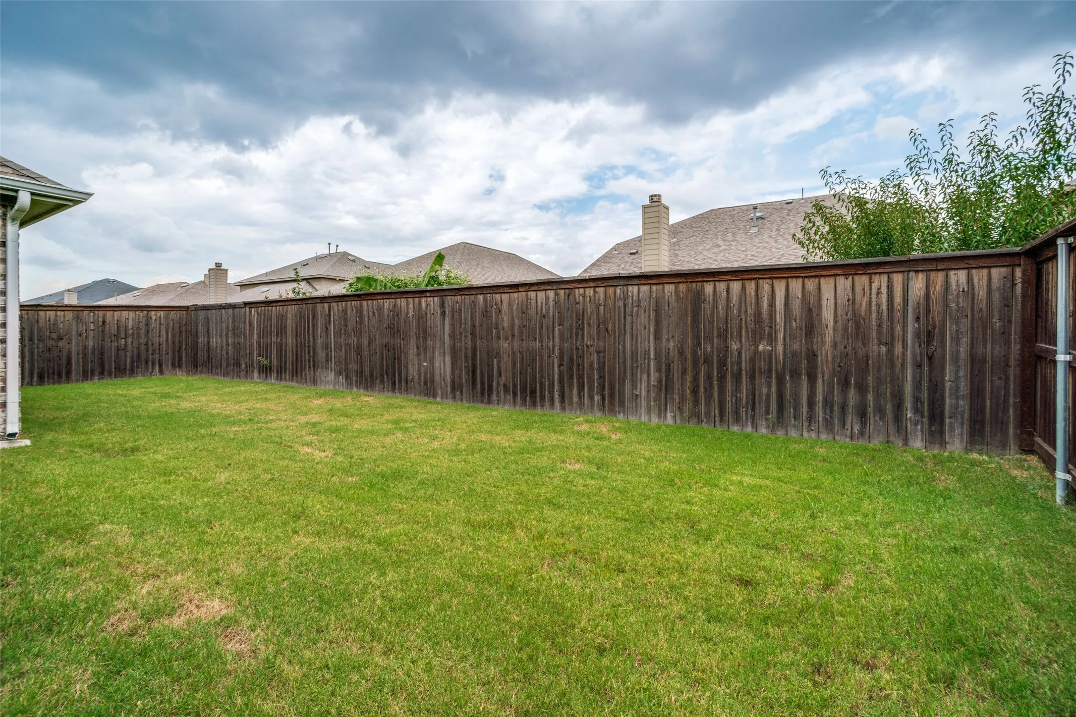 Single Family Residence For Rent in Denton County , 16705 Lincoln Park Lane, Prosper, Texas 75078, 4 Bedroom, 2 Bathroom, 2 Garage spaces, 2,184 Sqft, built in 2021, mls#21337738, Real Estate Agent in Prosper, Homes For Rent in Denton county, Homes For Rent in Prosper, Realtor in Prosper Texas, Real Estate Brokerage Independent Realty Texas, Luminita Cordes Realtor