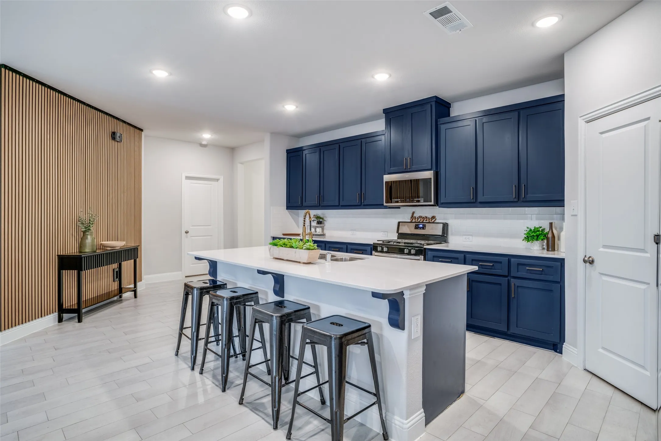 Single Family Residence For Rent in Denton County , 16705 Lincoln Park Lane, Prosper, Texas 75078, 4 Bedroom, 2 Bathroom, 2 Garage spaces, 2,184 Sqft, built in 2021, mls#21337738, Real Estate Agent in Prosper, Homes For Rent in Denton county, Homes For Rent in Prosper, Realtor in Prosper Texas, Real Estate Brokerage Independent Realty Texas, Luminita Cordes Realtor