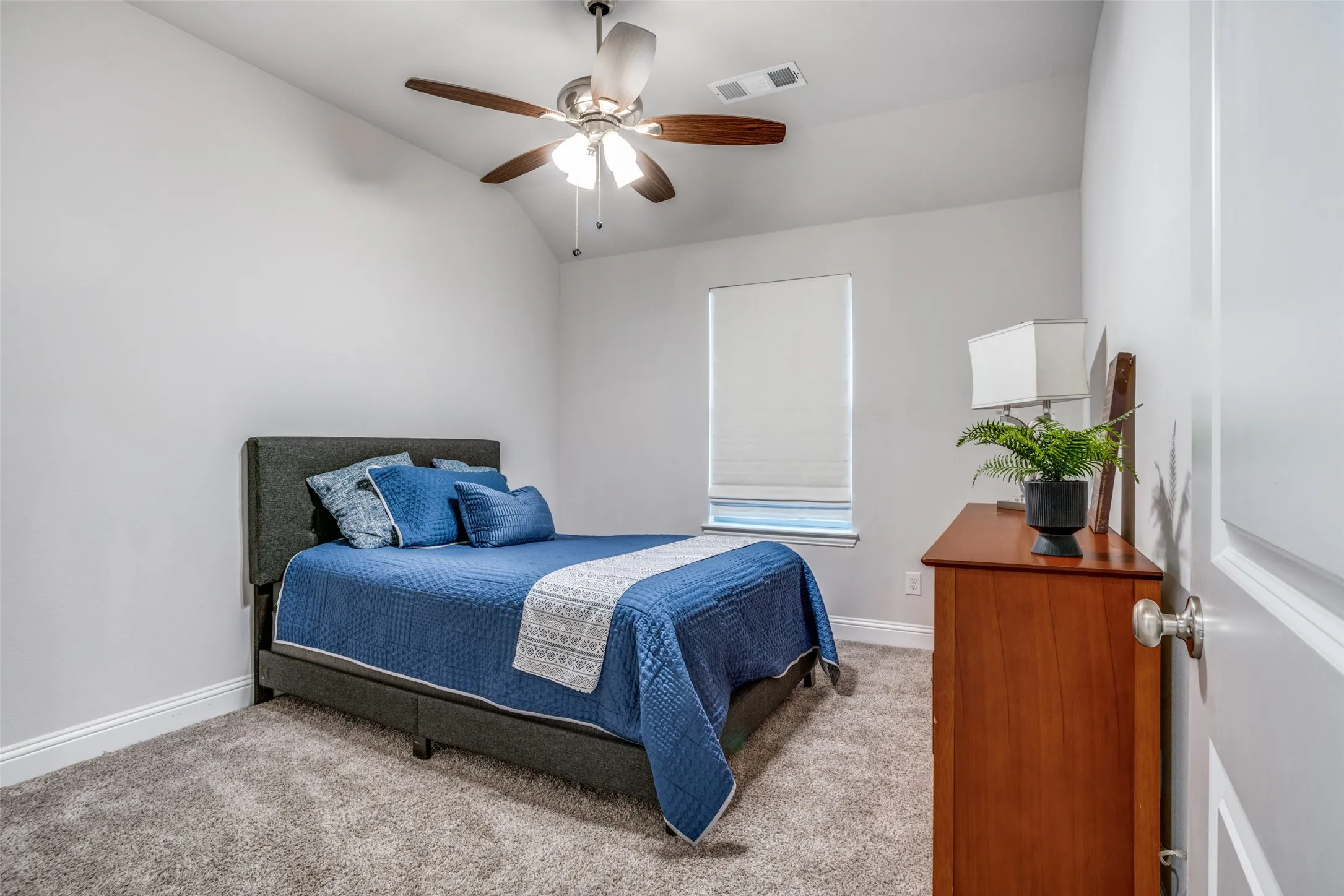 Single Family Residence For Rent in Denton County , 16705 Lincoln Park Lane, Prosper, Texas 75078, 4 Bedroom, 2 Bathroom, 2 Garage spaces, 2,184 Sqft, built in 2021, mls#21337738, Real Estate Agent in Prosper, Homes For Rent in Denton county, Homes For Rent in Prosper, Realtor in Prosper Texas, Real Estate Brokerage Independent Realty Texas, Luminita Cordes Realtor