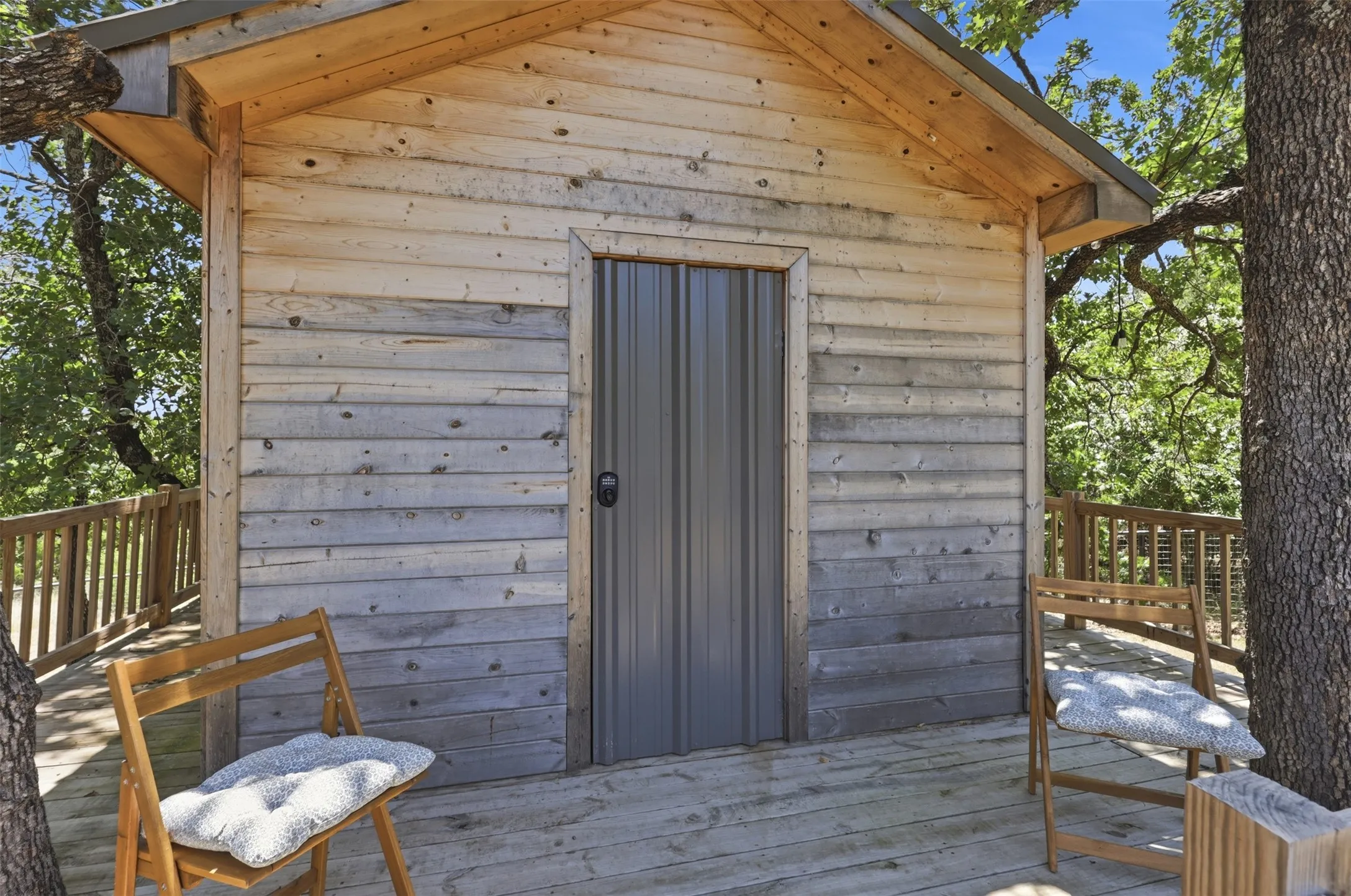 Treehouse with AC and Internet Access