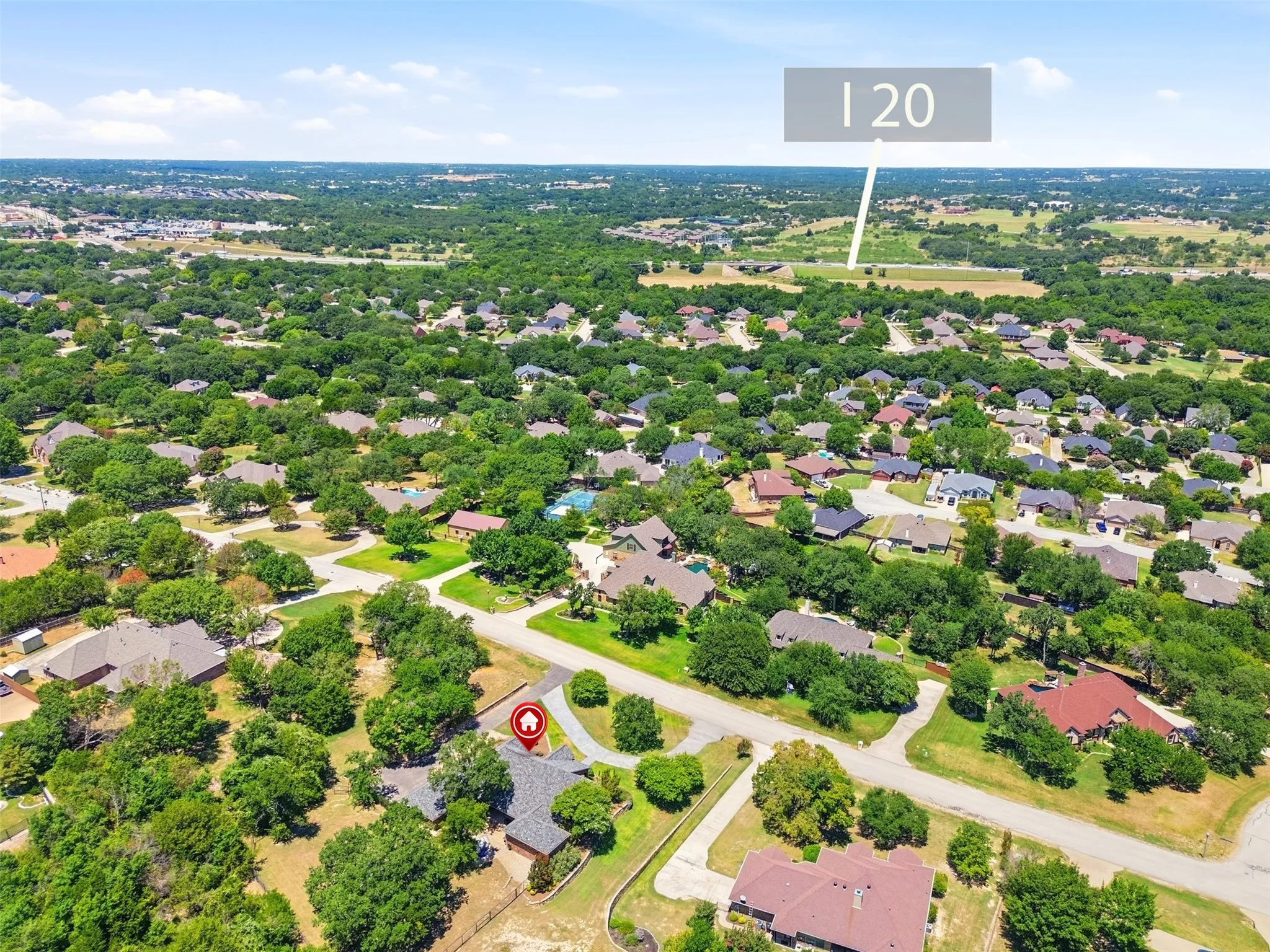 Single Family Residence For Sale in Parker County , 2010 Woodland Hills Lane, Weatherford, Texas 76087, 4 Bedroom, 3 Bathroom, 3 Garage spaces, 2,673 Sqft, built in 2006, mls#21349376, Real Estate Agent in Weatherford, Homes For Sale in Parker county, Homes For Sale in Weatherford, Realtor in Weatherford Texas, Real Estate Brokerage Independent Realty Texas, Luminita Cordes Realtor