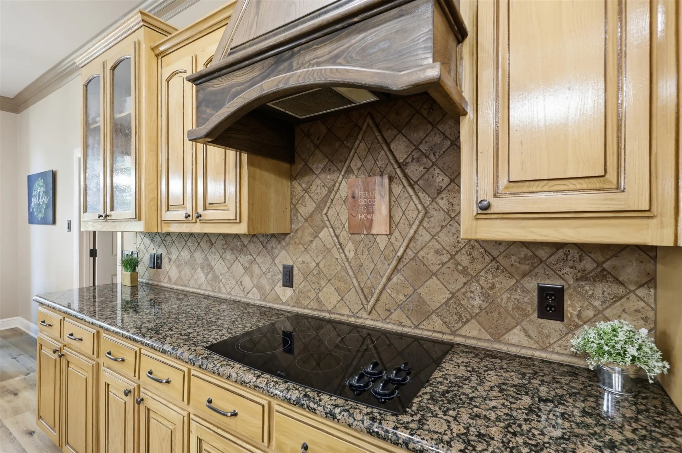 Single Family Residence For Sale in Parker County , 2010 Woodland Hills Lane, Weatherford, Texas 76087, 4 Bedroom, 3 Bathroom, 3 Garage spaces, 2,673 Sqft, built in 2006, mls#21349376, Real Estate Agent in Weatherford, Homes For Sale in Parker county, Homes For Sale in Weatherford, Realtor in Weatherford Texas, Real Estate Brokerage Independent Realty Texas, Luminita Cordes Realtor