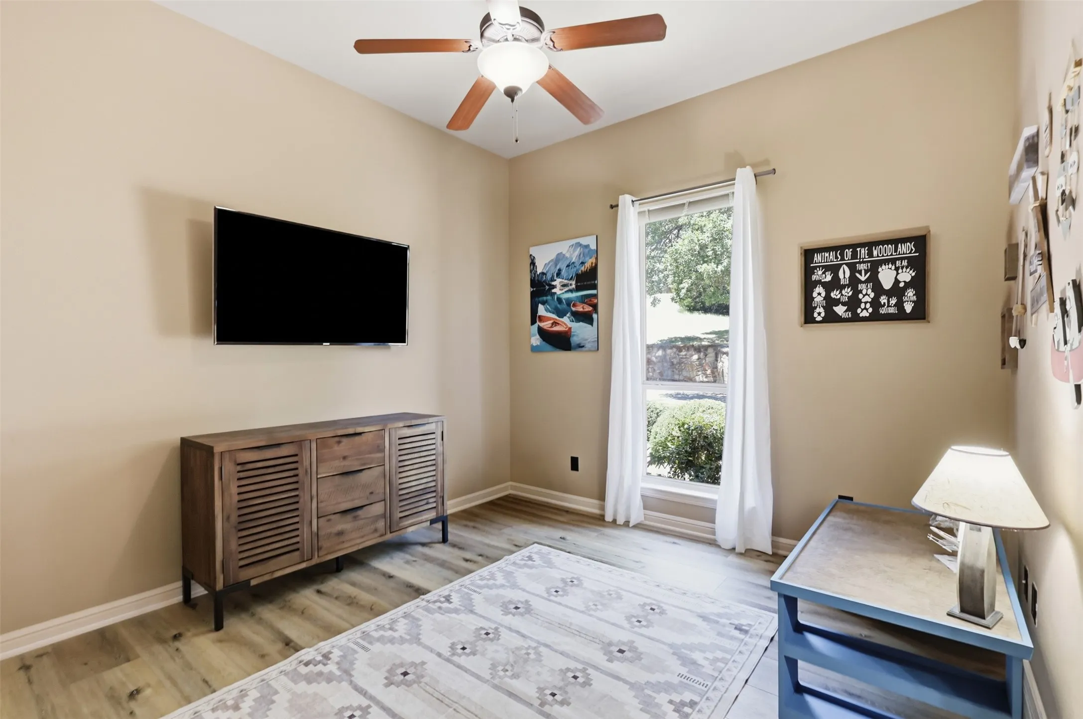 Single Family Residence For Sale in Parker County , 2010 Woodland Hills Lane, Weatherford, Texas 76087, 4 Bedroom, 3 Bathroom, 3 Garage spaces, 2,673 Sqft, built in 2006, mls#21349376, Real Estate Agent in Weatherford, Homes For Sale in Parker county, Homes For Sale in Weatherford, Realtor in Weatherford Texas, Real Estate Brokerage Independent Realty Texas, Luminita Cordes Realtor