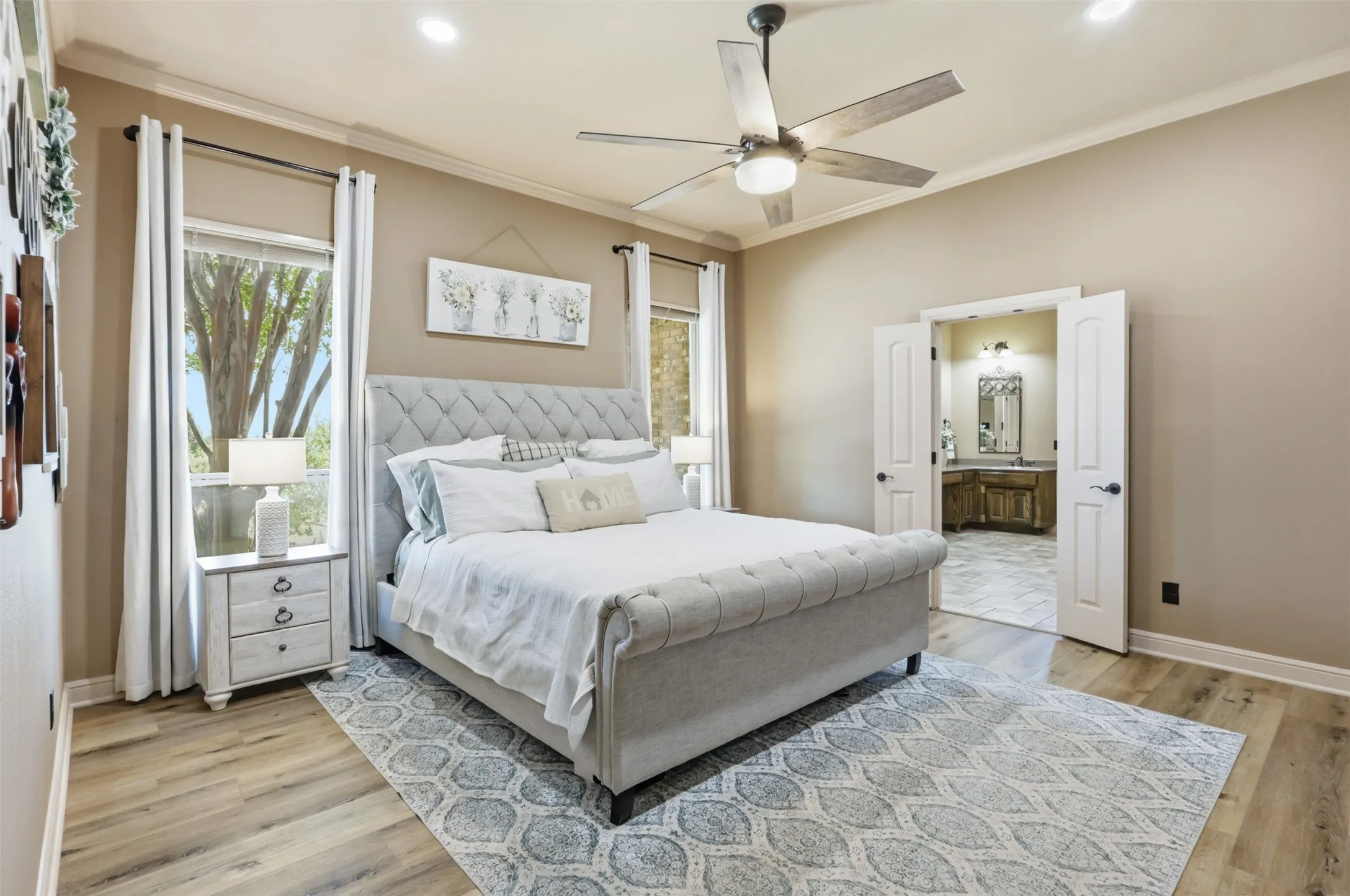 Single Family Residence For Sale in Parker County , 2010 Woodland Hills Lane, Weatherford, Texas 76087, 4 Bedroom, 3 Bathroom, 3 Garage spaces, 2,673 Sqft, built in 2006, mls#21349376, Real Estate Agent in Weatherford, Homes For Sale in Parker county, Homes For Sale in Weatherford, Realtor in Weatherford Texas, Real Estate Brokerage Independent Realty Texas, Luminita Cordes Realtor