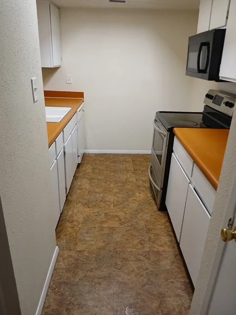 Condominium For Rent in Dallas County , 7431 Holly Hill Drive 101, Dallas, Texas 75231, 1 Bedroom, 1 Bathroom, Garage spaces, 618 Sqft, built in 1979, mls#21362040, Real Estate Agent in Dallas, Homes For Rent in Dallas county, Homes For Rent in Dallas, Realtor in Dallas Texas, Real Estate Brokerage Independent Realty Texas, Luminita Cordes Realtor