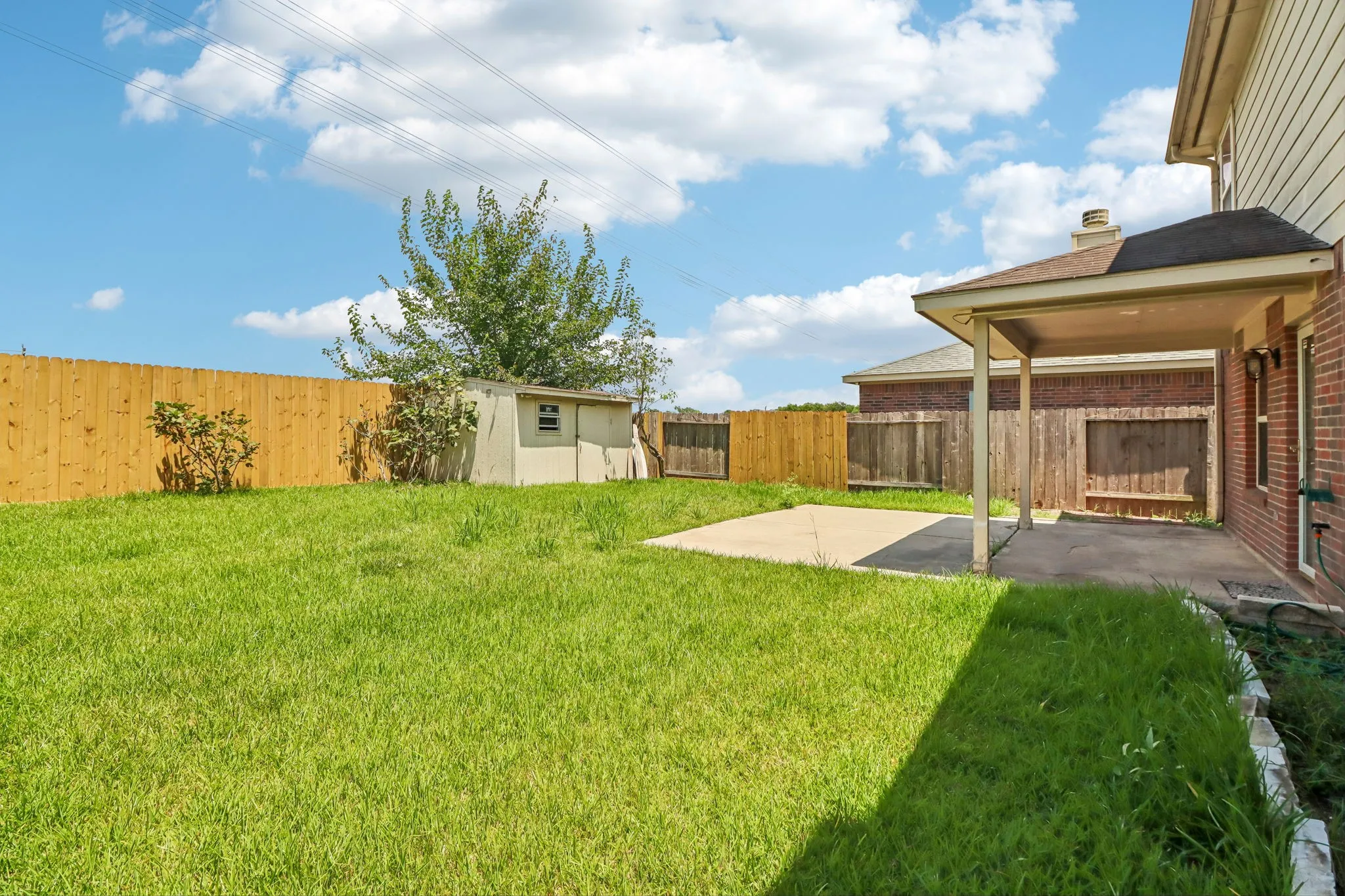 Single Family Residence For Sale in Fort Bend County , 13914 Bonnetbriar Lane, Sugar Land, Texas 77498, 4 Bedroom, 3 Bathroom, 2 Garage spaces, 2,368 Sqft, built in 2005, mls#21356012, Real Estate Agent in Sugar Land, Homes For Sale in Fort Bend county, Homes For Sale in Sugar Land, Realtor in Sugar Land Texas, Real Estate Brokerage Independent Realty Texas, Luminita Cordes Realtor