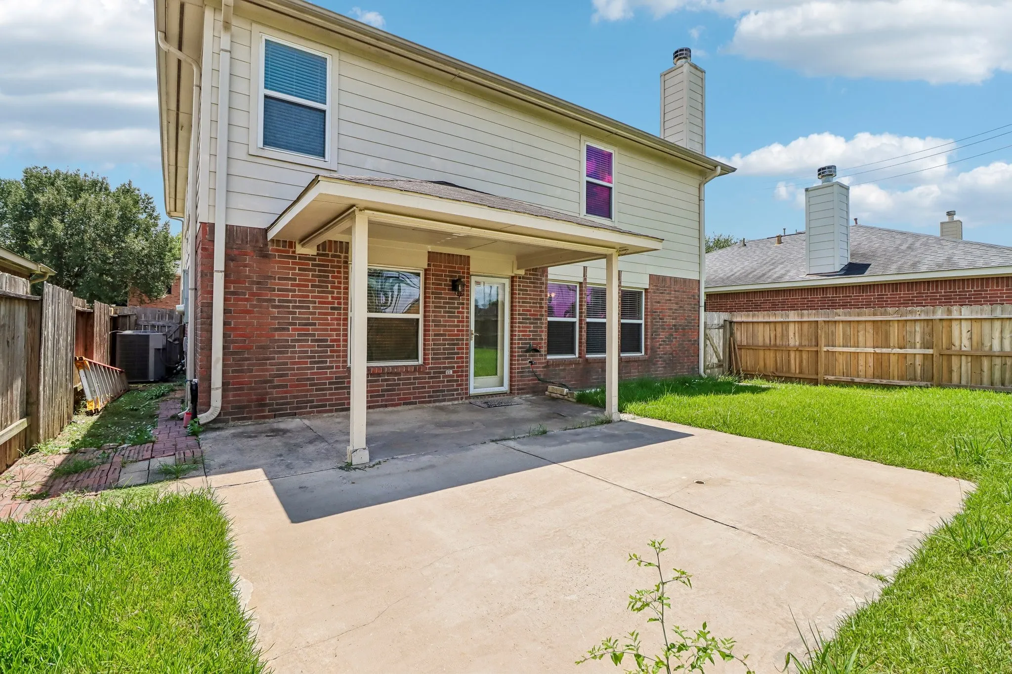 Single Family Residence For Sale in Fort Bend County , 13914 Bonnetbriar Lane, Sugar Land, Texas 77498, 4 Bedroom, 3 Bathroom, 2 Garage spaces, 2,368 Sqft, built in 2005, mls#21356012, Real Estate Agent in Sugar Land, Homes For Sale in Fort Bend county, Homes For Sale in Sugar Land, Realtor in Sugar Land Texas, Real Estate Brokerage Independent Realty Texas, Luminita Cordes Realtor