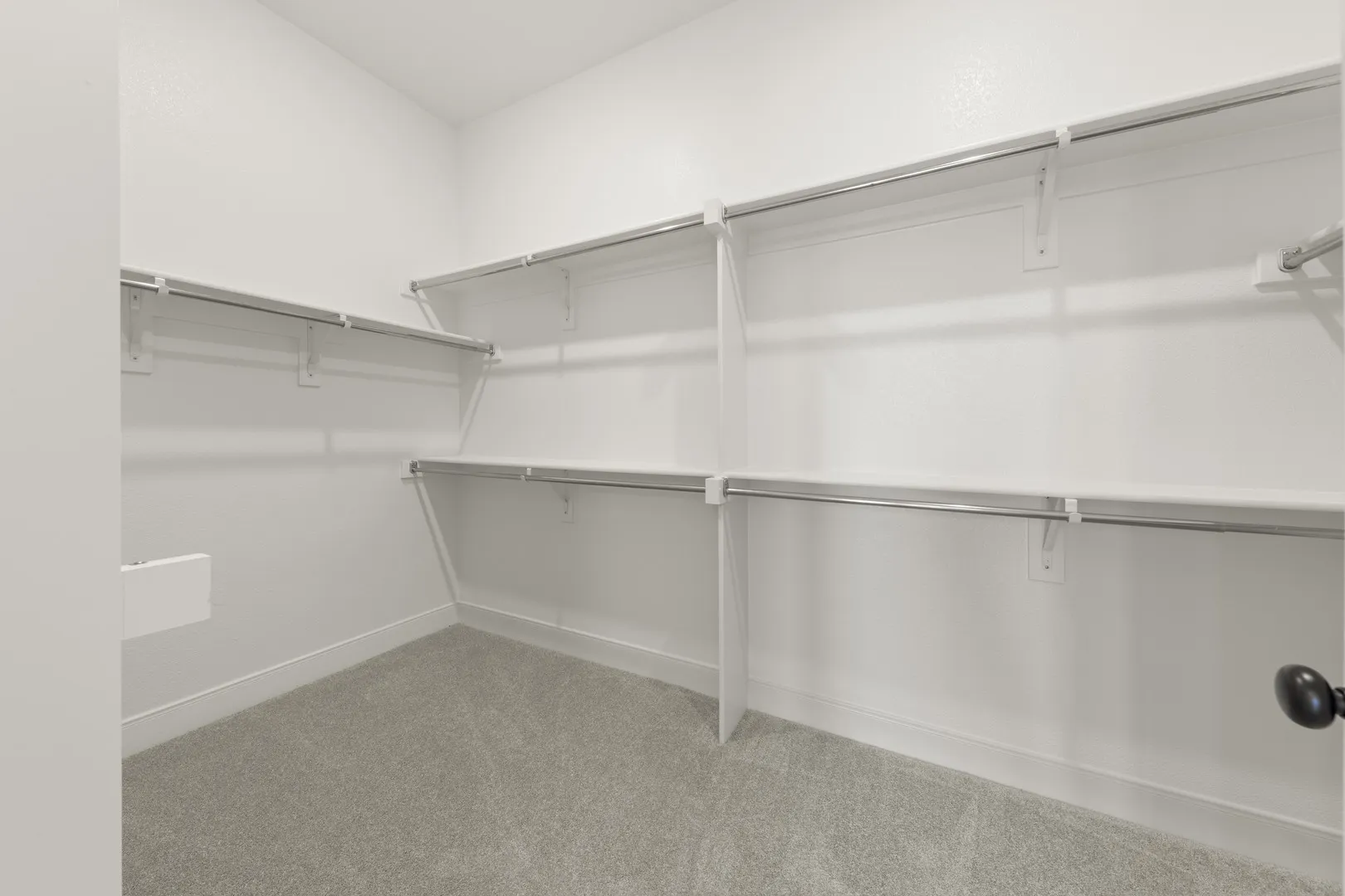 20_21. 5116 Clotho - Closet