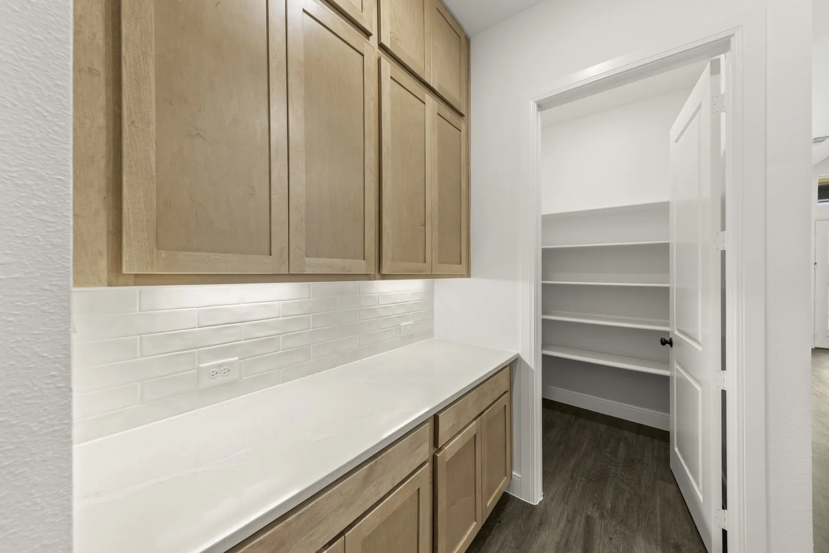12_13. 5116 Clotho - Kitchen (4)