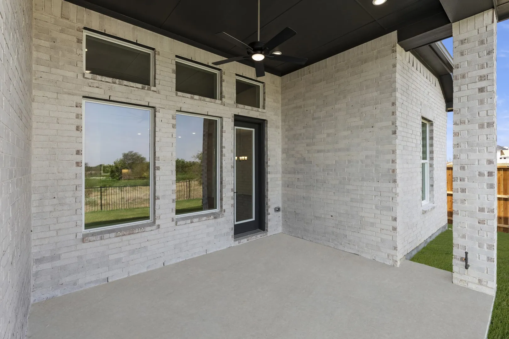 24_25. 5116 Clotho - Patio