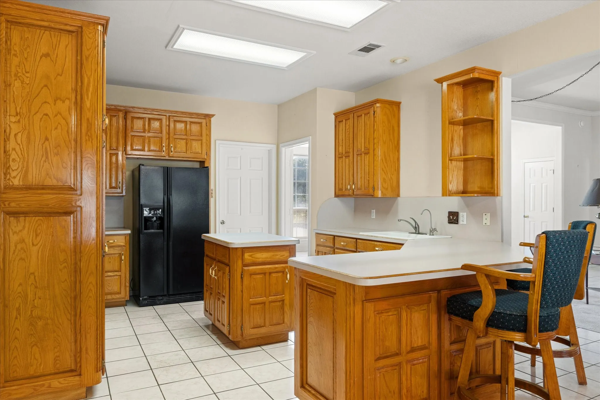 Single Family Residence For Sale in Parker County , 4201 E Bankhead Highway, Weatherford, Texas 76087, 3 Bedroom, 2 Bathroom, 2 Garage spaces, 2,144 Sqft, built in 1995, mls#21358892, Real Estate Agent in Weatherford, Homes For Sale in Parker county, Homes For Sale in Weatherford, Realtor in Weatherford Texas, Real Estate Brokerage Independent Realty Texas, Luminita Cordes Realtor