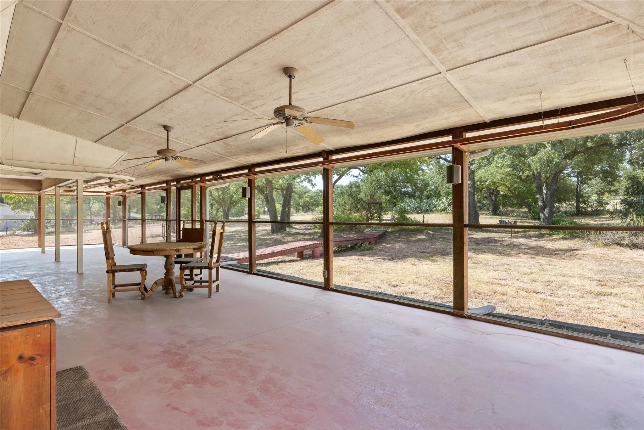 Single Family Residence For Sale in Parker County , 4201 E Bankhead Highway, Weatherford, Texas 76087, 3 Bedroom, 2 Bathroom, 2 Garage spaces, 2,144 Sqft, built in 1995, mls#21358892, Real Estate Agent in Weatherford, Homes For Sale in Parker county, Homes For Sale in Weatherford, Realtor in Weatherford Texas, Real Estate Brokerage Independent Realty Texas, Luminita Cordes Realtor