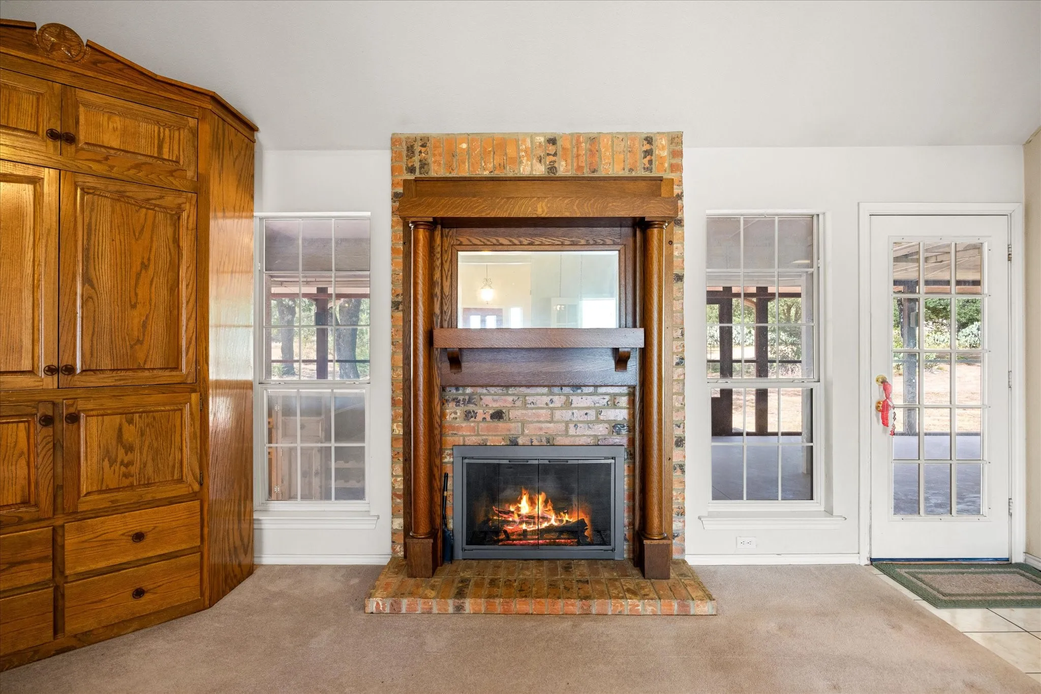 Single Family Residence For Sale in Parker County , 4201 E Bankhead Highway, Weatherford, Texas 76087, 3 Bedroom, 2 Bathroom, 2 Garage spaces, 2,144 Sqft, built in 1995, mls#21358892, Real Estate Agent in Weatherford, Homes For Sale in Parker county, Homes For Sale in Weatherford, Realtor in Weatherford Texas, Real Estate Brokerage Independent Realty Texas, Luminita Cordes Realtor