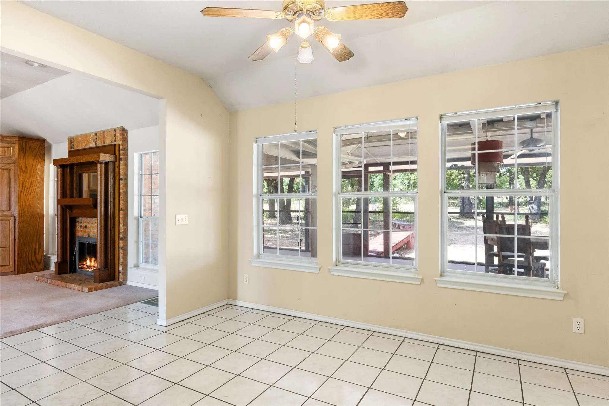 Single Family Residence For Sale in Parker County , 4201 E Bankhead Highway, Weatherford, Texas 76087, 3 Bedroom, 2 Bathroom, 2 Garage spaces, 2,144 Sqft, built in 1995, mls#21358892, Real Estate Agent in Weatherford, Homes For Sale in Parker county, Homes For Sale in Weatherford, Realtor in Weatherford Texas, Real Estate Brokerage Independent Realty Texas, Luminita Cordes Realtor