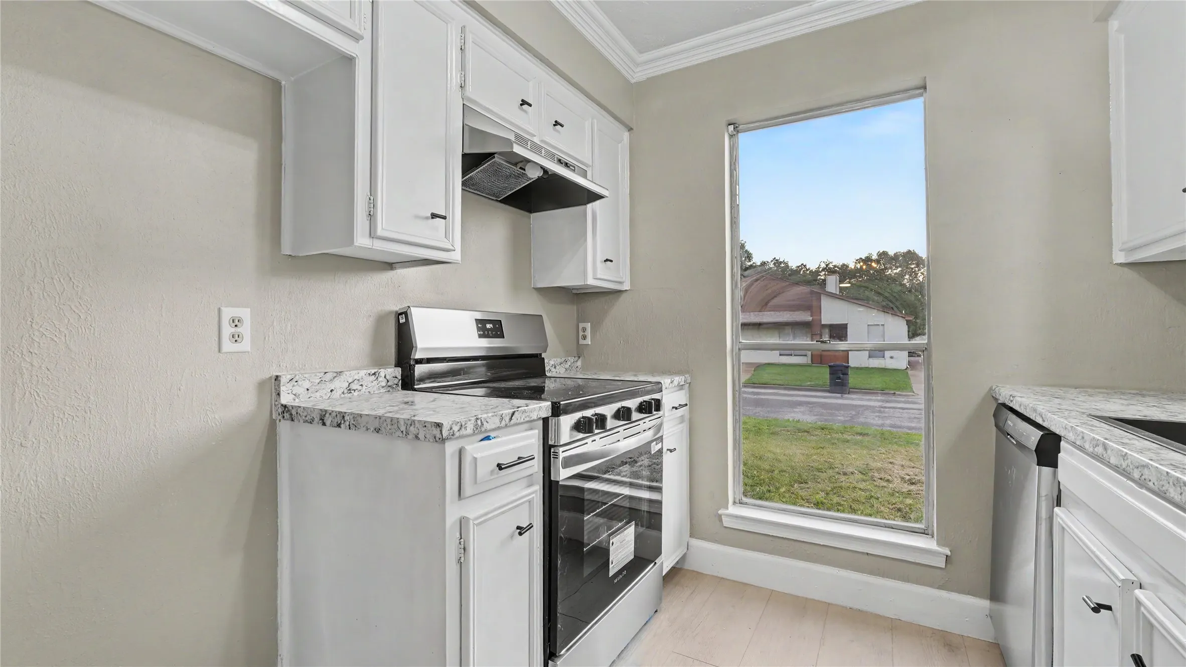 Duplex For Rent in Tarrant County , 2755 Parkchester Drive, Arlington, Texas 76015, 2 Bedroom, 2 Bathroom, Garage spaces, 1,037 Sqft, built in 1978, mls#21362011, Real Estate Agent in Arlington, Homes For Rent in Tarrant county, Homes For Rent in Arlington, Realtor in Arlington Texas, Real Estate Brokerage Independent Realty Texas, Luminita Cordes Realtor
