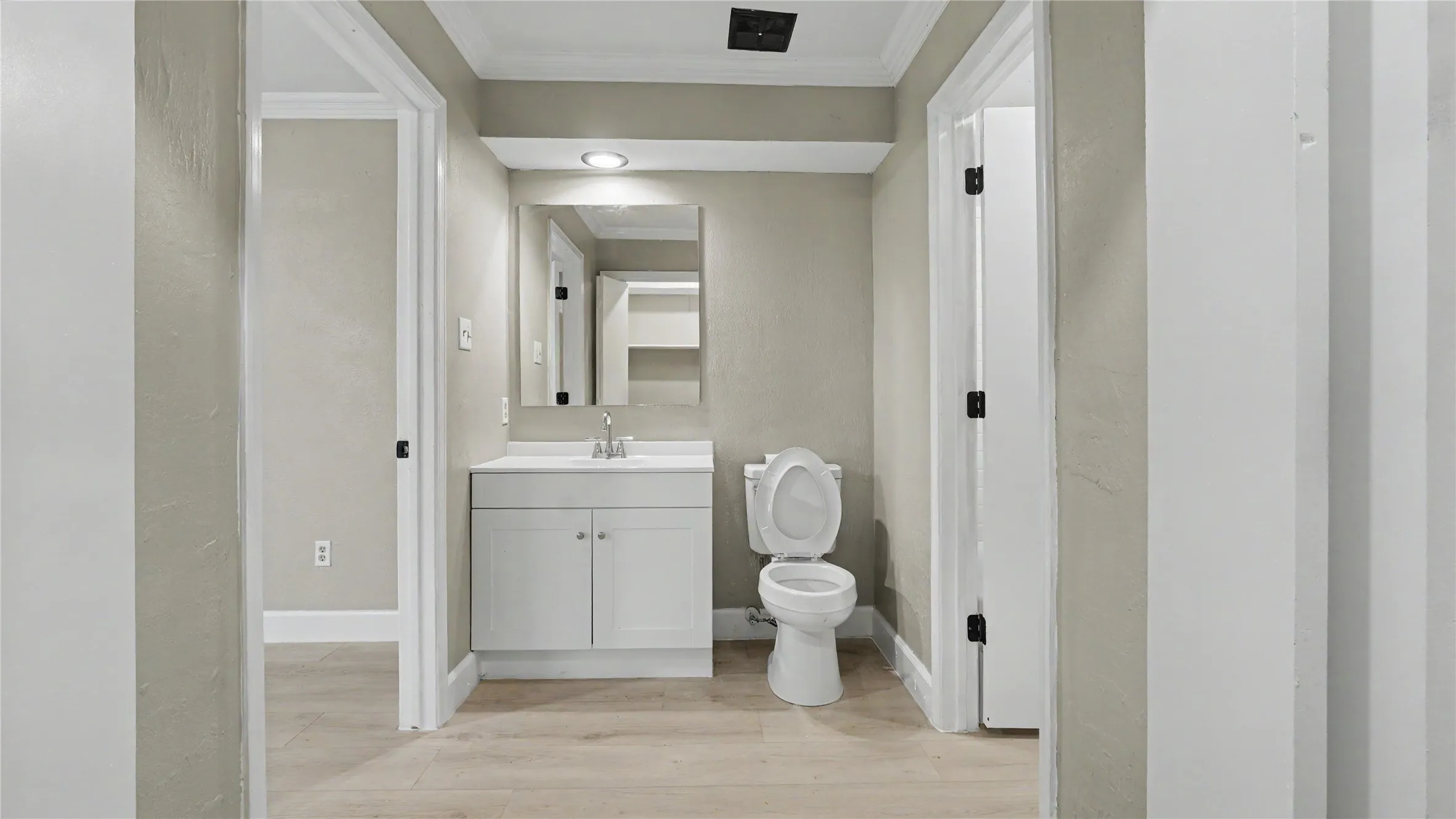 Duplex For Rent in Tarrant County , 2755 Parkchester Drive, Arlington, Texas 76015, 2 Bedroom, 2 Bathroom, Garage spaces, 1,037 Sqft, built in 1978, mls#21362011, Real Estate Agent in Arlington, Homes For Rent in Tarrant county, Homes For Rent in Arlington, Realtor in Arlington Texas, Real Estate Brokerage Independent Realty Texas, Luminita Cordes Realtor