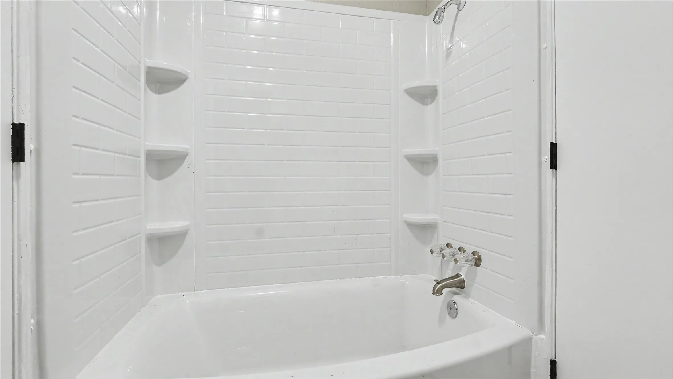Duplex For Rent in Tarrant County , 2755 Parkchester Drive, Arlington, Texas 76015, 2 Bedroom, 2 Bathroom, Garage spaces, 1,037 Sqft, built in 1978, mls#21362011, Real Estate Agent in Arlington, Homes For Rent in Tarrant county, Homes For Rent in Arlington, Realtor in Arlington Texas, Real Estate Brokerage Independent Realty Texas, Luminita Cordes Realtor