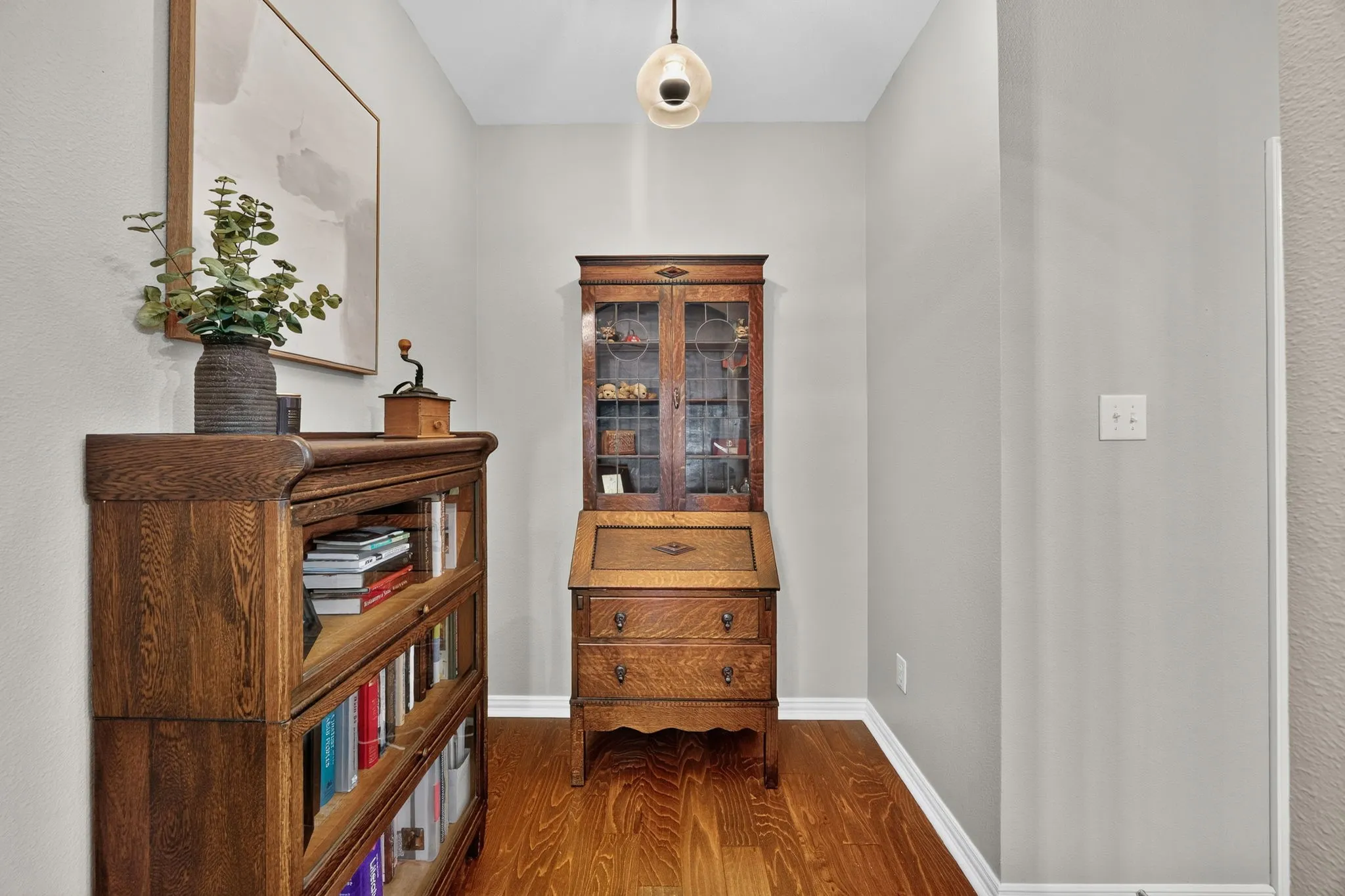 Condominium For Sale in Collin County , 575 S Virginia Hills Drive 407, Mc Kinney, Texas 75072, 2 Bedroom, 2 Bathroom, 2 Garage spaces, 1,184 Sqft, built in 2005, mls#21359760, Real Estate Agent in Mc Kinney, Homes For Sale in Collin county, Homes For Sale in Mc Kinney, Realtor in Mc Kinney Texas, Real Estate Brokerage Independent Realty Texas, Luminita Cordes Realtor