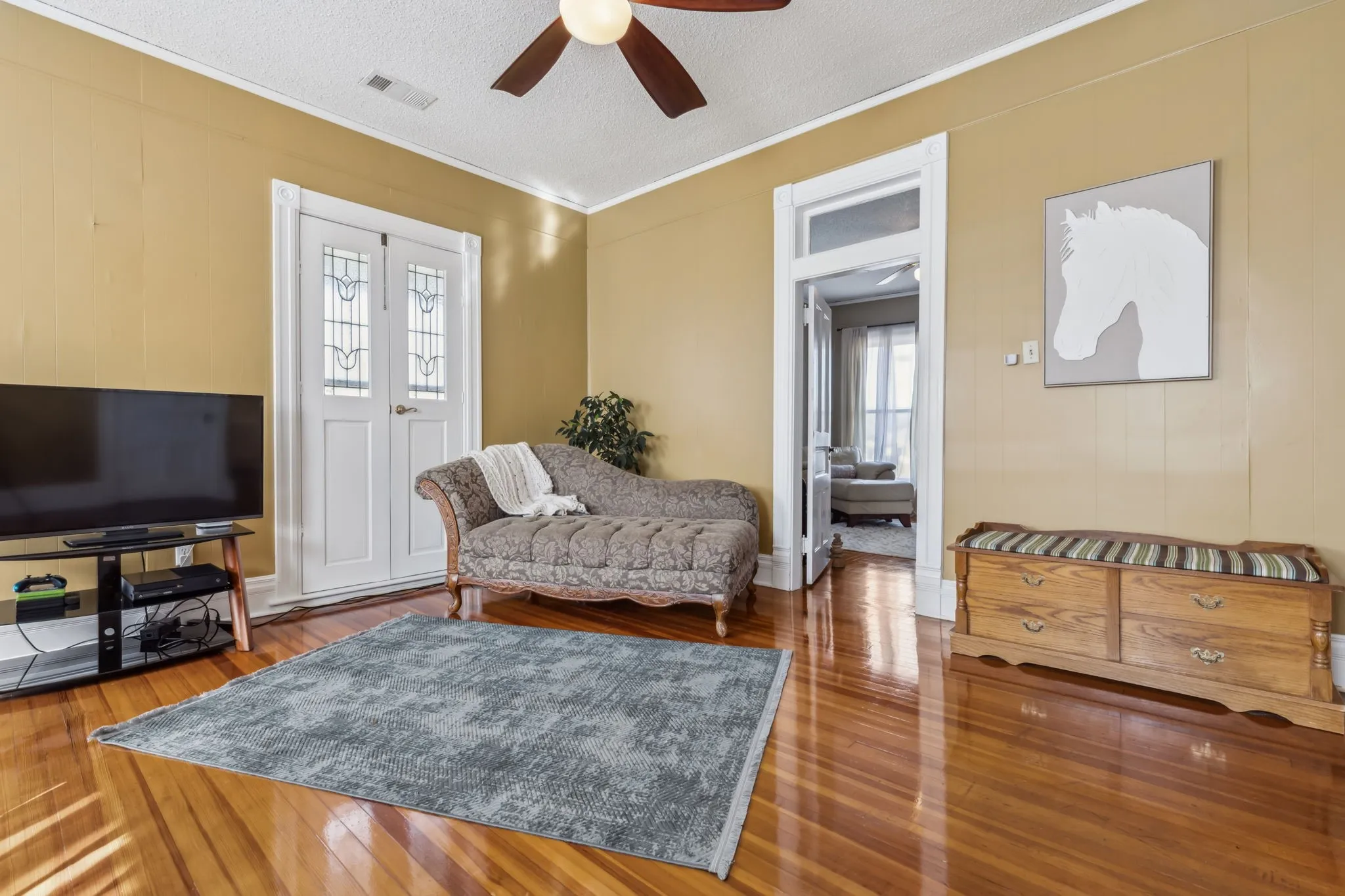 Single Family Residence For Sale in Grayson County , 819 S Crockett Street, Sherman, Texas 75090, 3 Bedroom, 2 Bathroom, 2 Garage spaces, 2,800 Sqft, built in 1890, mls#21362054, Real Estate Agent in Sherman, Homes For Sale in Grayson county, Homes For Sale in Sherman, Realtor in Sherman Texas, Real Estate Brokerage Independent Realty Texas, Luminita Cordes Realtor