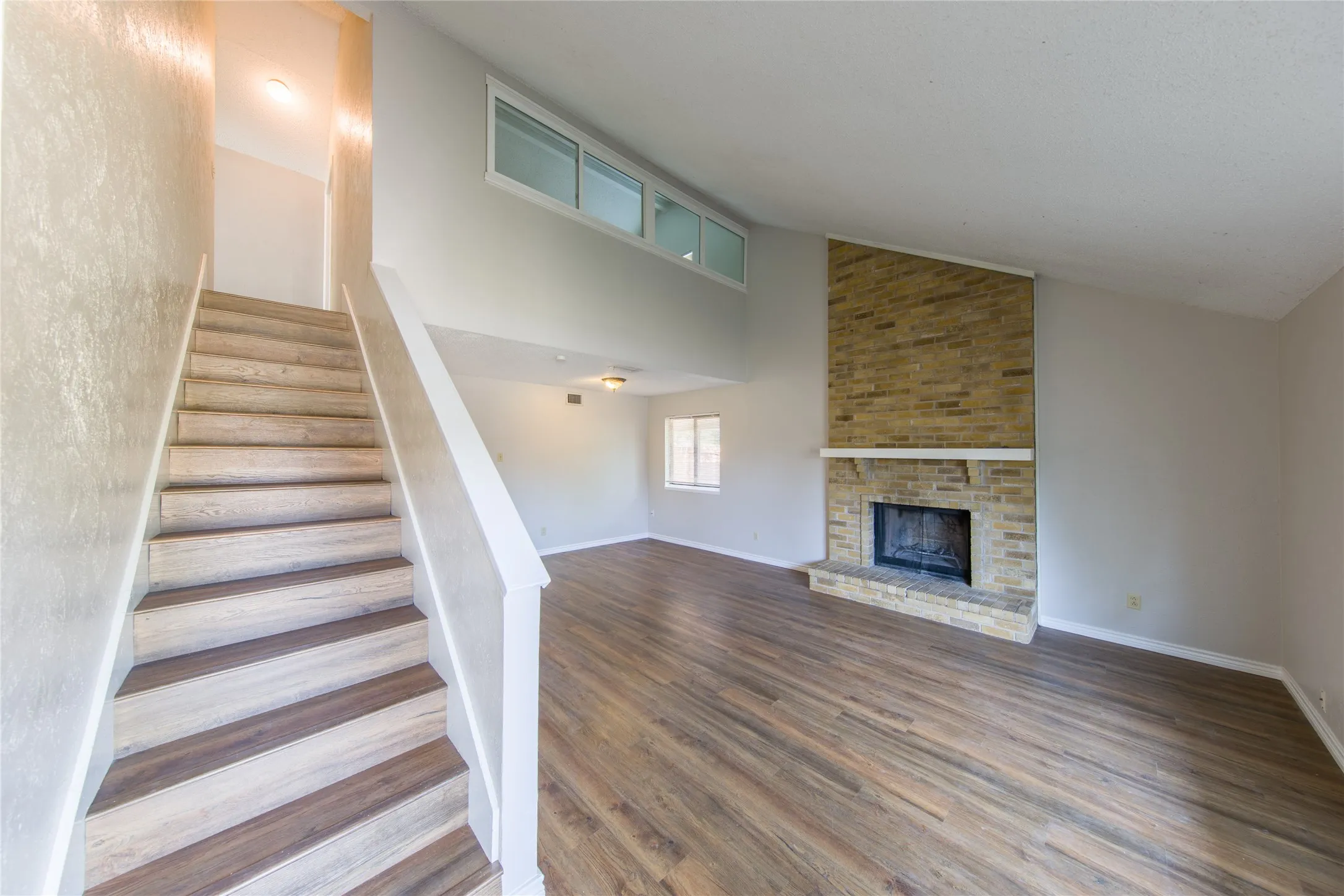 Single Family Residence For Rent in Dallas County , 2814 Lancer Lane, Garland, Texas 75044, 3 Bedroom, 2 Bathroom, 2 Garage spaces, 1,487 Sqft, built in 1977, mls#21347863, Real Estate Agent in Garland, Homes For Rent in Dallas county, Homes For Rent in Garland, Realtor in Garland Texas, Real Estate Brokerage Independent Realty Texas, Luminita Cordes Realtor