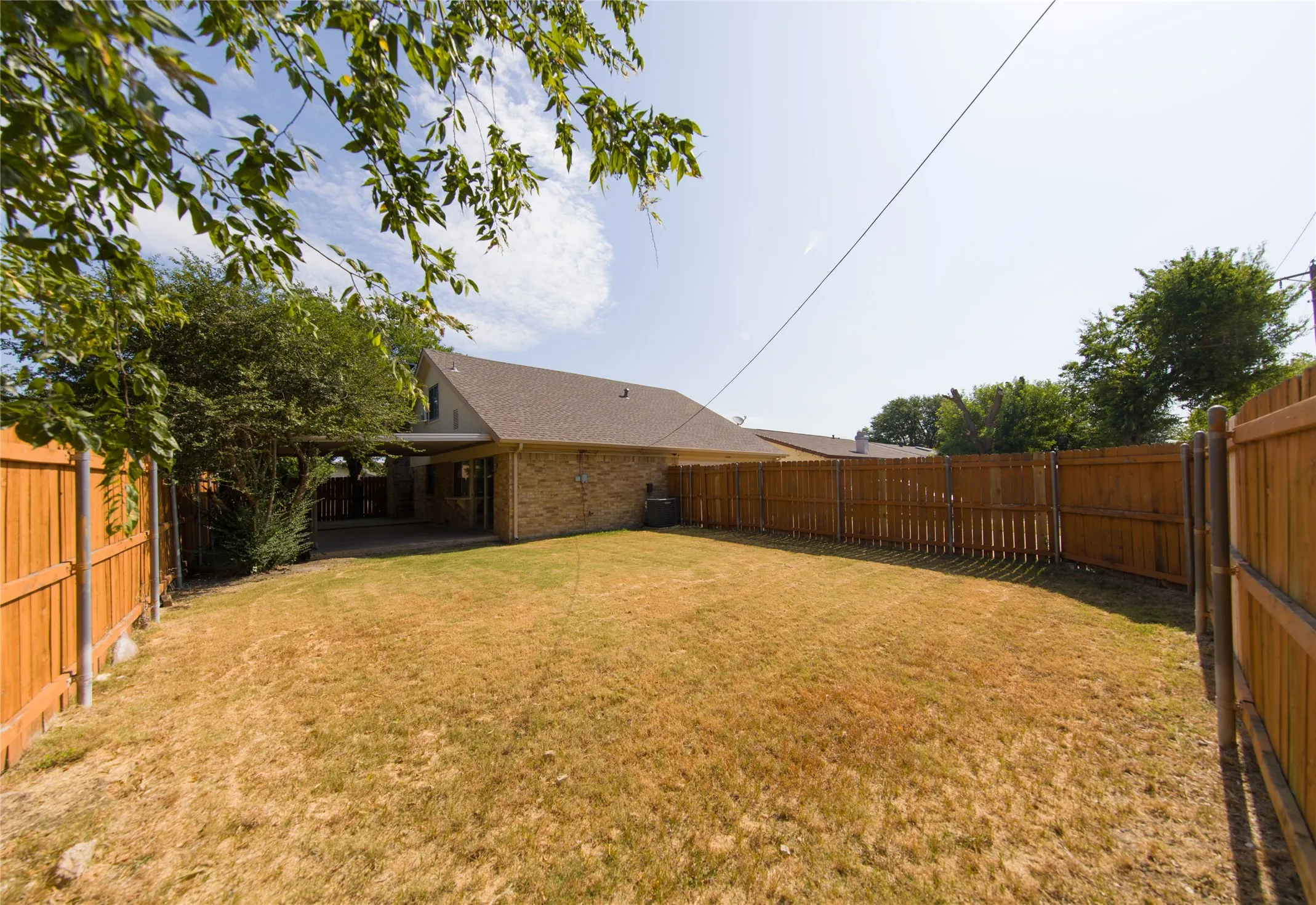 Single Family Residence For Rent in Dallas County , 2814 Lancer Lane, Garland, Texas 75044, 3 Bedroom, 2 Bathroom, 2 Garage spaces, 1,487 Sqft, built in 1977, mls#21347863, Real Estate Agent in Garland, Homes For Rent in Dallas county, Homes For Rent in Garland, Realtor in Garland Texas, Real Estate Brokerage Independent Realty Texas, Luminita Cordes Realtor