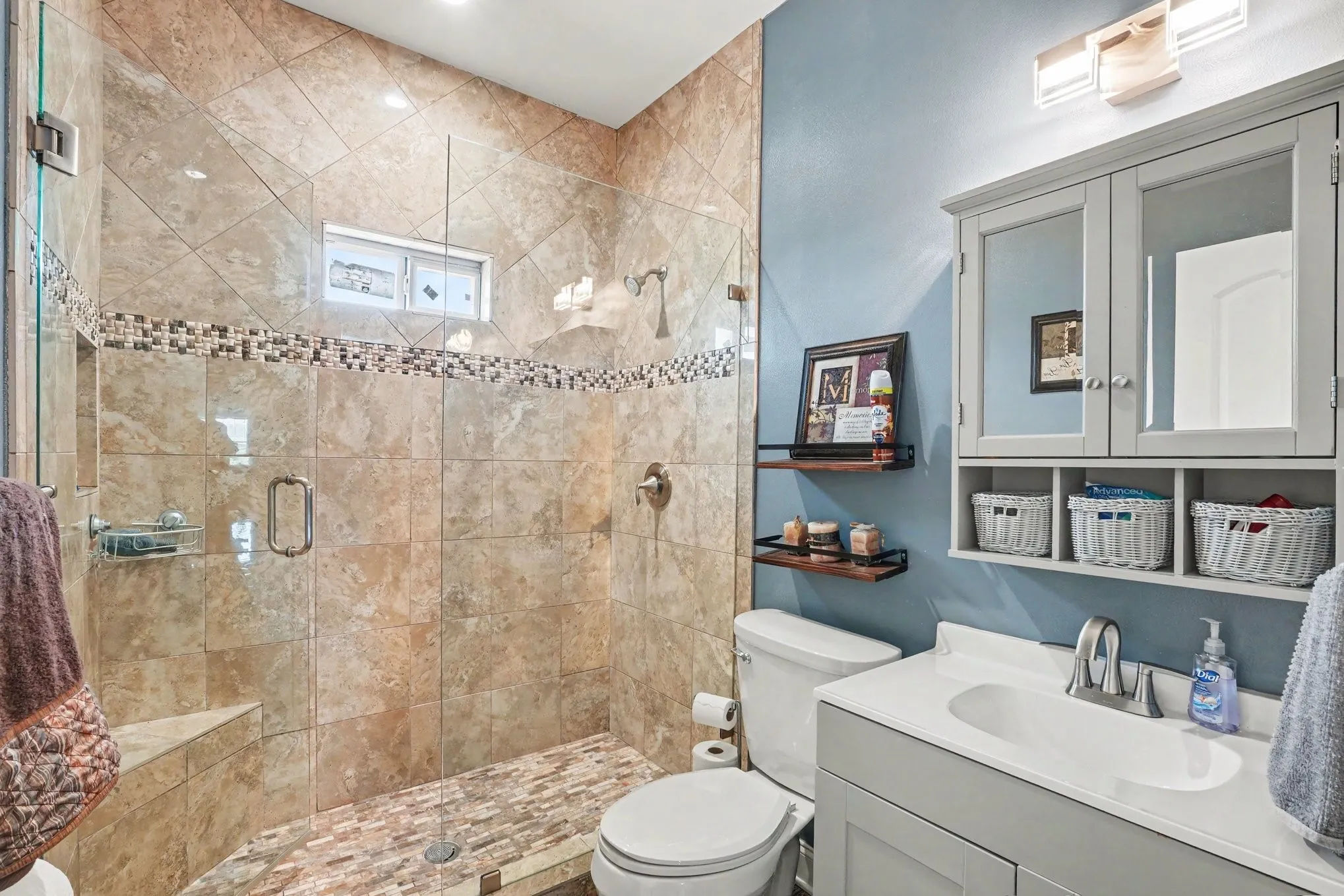 Single Family Residence For Sale in Hunt County , 1362 Private Road 2739, Caddo Mills, Texas 75135, 5 Bedroom, 3 Bathroom, 2 Garage spaces, 4,060 Sqft, built in 2015, mls#21361534, Real Estate Agent in Caddo Mills, Homes For Sale in Hunt county, Homes For Sale in Caddo Mills, Realtor in Caddo Mills Texas, Real Estate Brokerage Independent Realty Texas, Luminita Cordes Realtor
