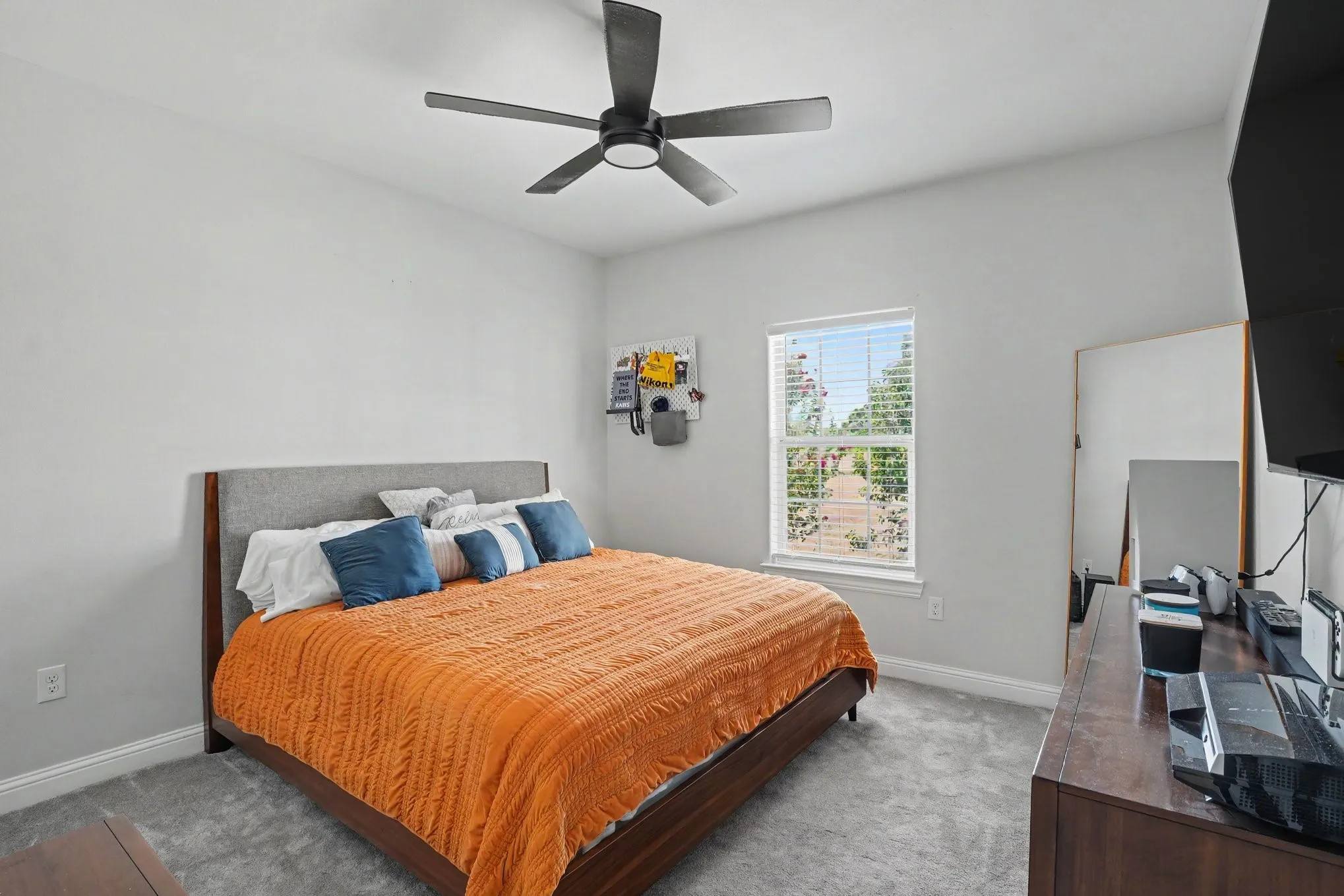 Single Family Residence For Sale in Hunt County , 1362 Private Road 2739, Caddo Mills, Texas 75135, 5 Bedroom, 3 Bathroom, 2 Garage spaces, 4,060 Sqft, built in 2015, mls#21361534, Real Estate Agent in Caddo Mills, Homes For Sale in Hunt county, Homes For Sale in Caddo Mills, Realtor in Caddo Mills Texas, Real Estate Brokerage Independent Realty Texas, Luminita Cordes Realtor