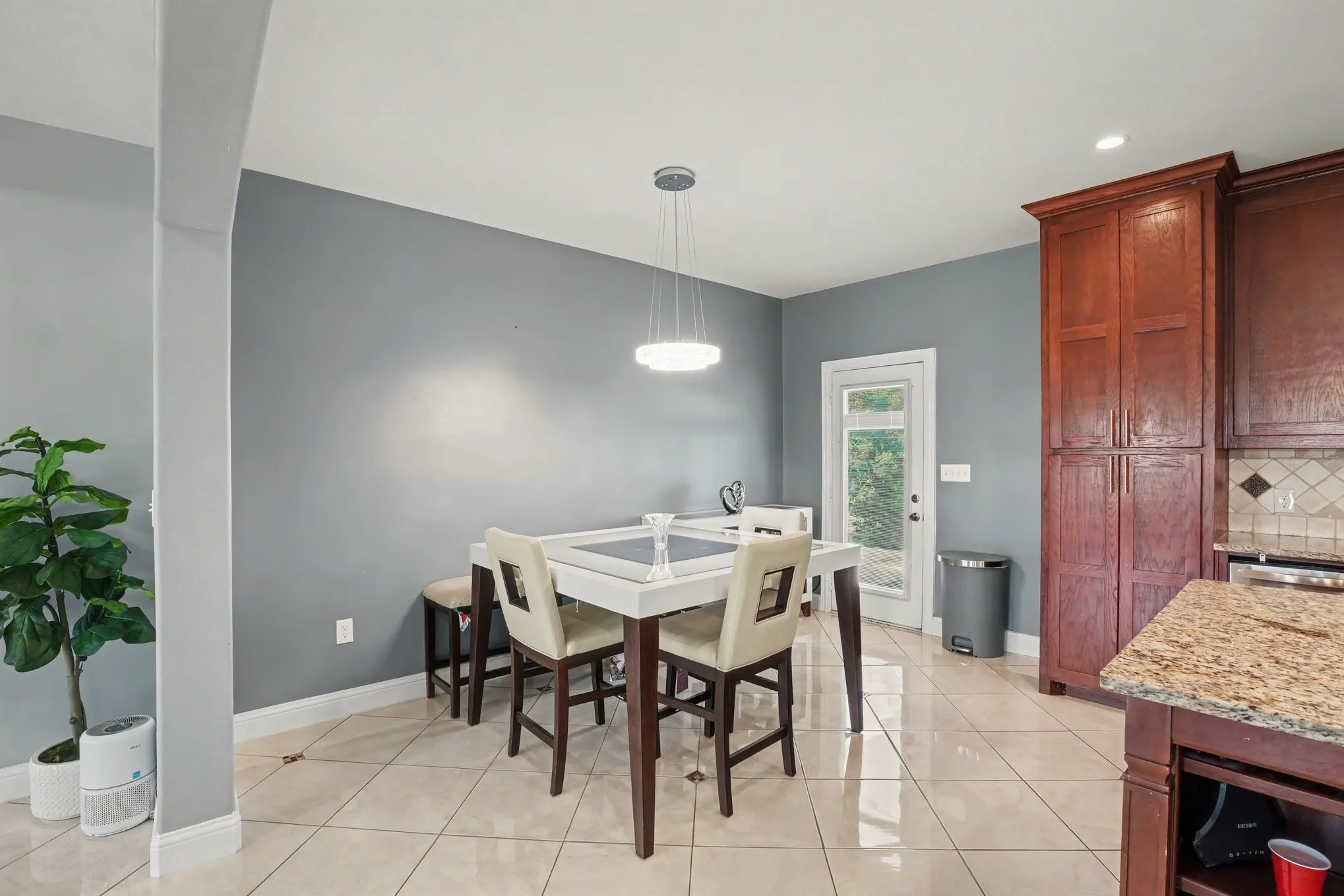 Single Family Residence For Sale in Hunt County , 1362 Private Road 2739, Caddo Mills, Texas 75135, 5 Bedroom, 3 Bathroom, 2 Garage spaces, 4,060 Sqft, built in 2015, mls#21361534, Real Estate Agent in Caddo Mills, Homes For Sale in Hunt county, Homes For Sale in Caddo Mills, Realtor in Caddo Mills Texas, Real Estate Brokerage Independent Realty Texas, Luminita Cordes Realtor