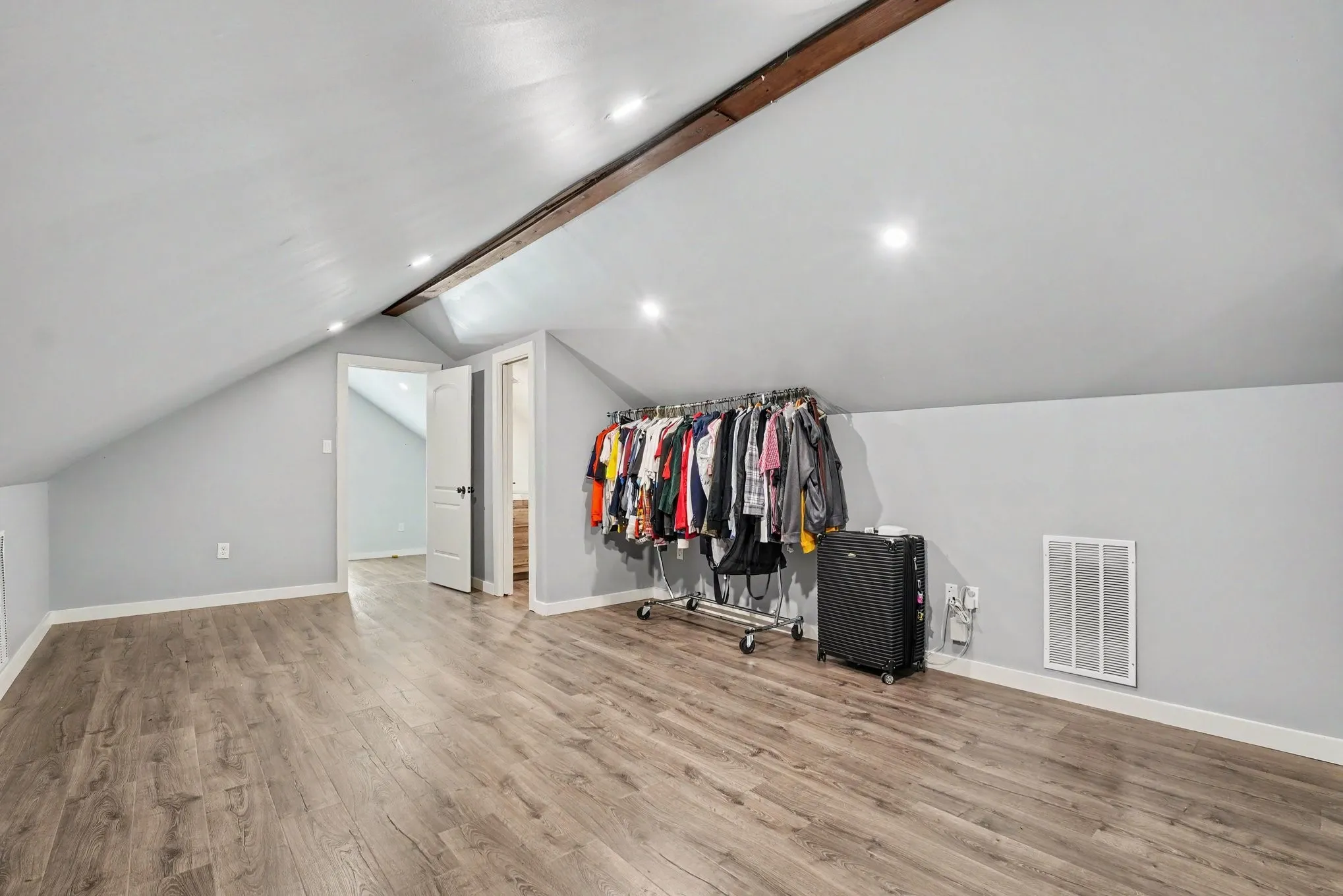 Single Family Residence For Sale in Hunt County , 1362 Private Road 2739, Caddo Mills, Texas 75135, 5 Bedroom, 3 Bathroom, 2 Garage spaces, 4,060 Sqft, built in 2015, mls#21361534, Real Estate Agent in Caddo Mills, Homes For Sale in Hunt county, Homes For Sale in Caddo Mills, Realtor in Caddo Mills Texas, Real Estate Brokerage Independent Realty Texas, Luminita Cordes Realtor