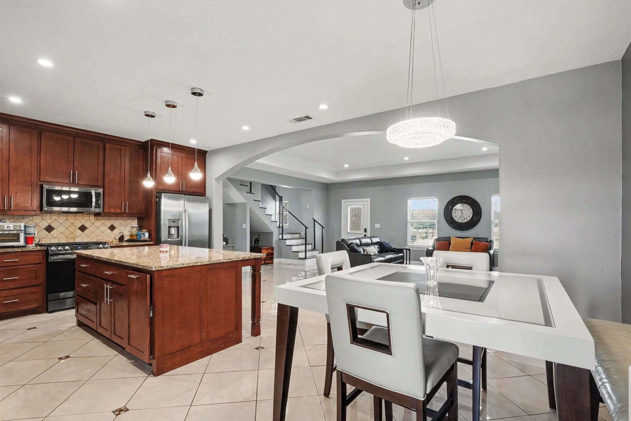 Single Family Residence For Sale in Hunt County , 1362 Private Road 2739, Caddo Mills, Texas 75135, 5 Bedroom, 3 Bathroom, 2 Garage spaces, 4,060 Sqft, built in 2015, mls#21361534, Real Estate Agent in Caddo Mills, Homes For Sale in Hunt county, Homes For Sale in Caddo Mills, Realtor in Caddo Mills Texas, Real Estate Brokerage Independent Realty Texas, Luminita Cordes Realtor