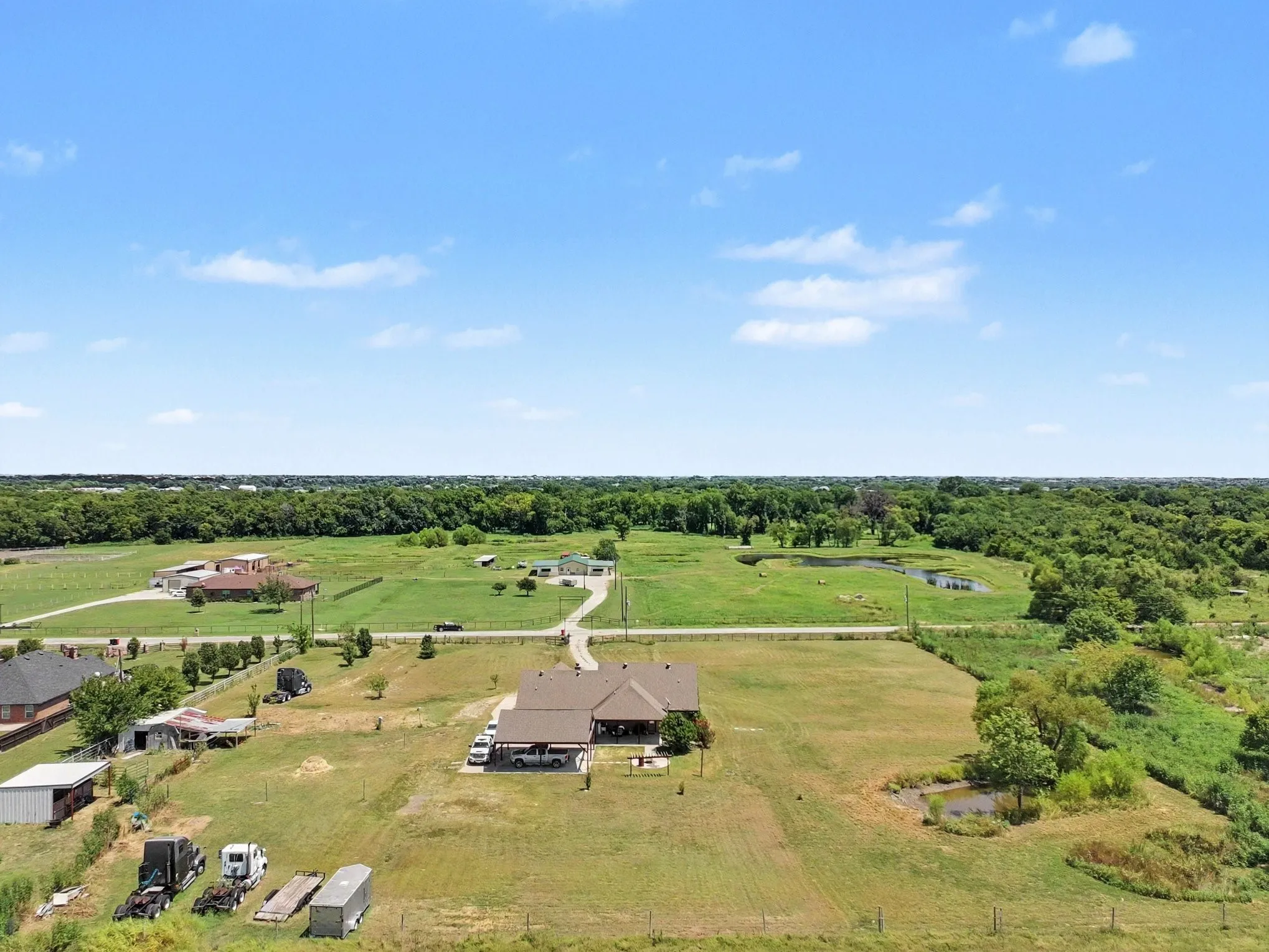 Single Family Residence For Sale in Hunt County , 1362 Private Road 2739, Caddo Mills, Texas 75135, 5 Bedroom, 3 Bathroom, 2 Garage spaces, 4,060 Sqft, built in 2015, mls#21361534, Real Estate Agent in Caddo Mills, Homes For Sale in Hunt county, Homes For Sale in Caddo Mills, Realtor in Caddo Mills Texas, Real Estate Brokerage Independent Realty Texas, Luminita Cordes Realtor