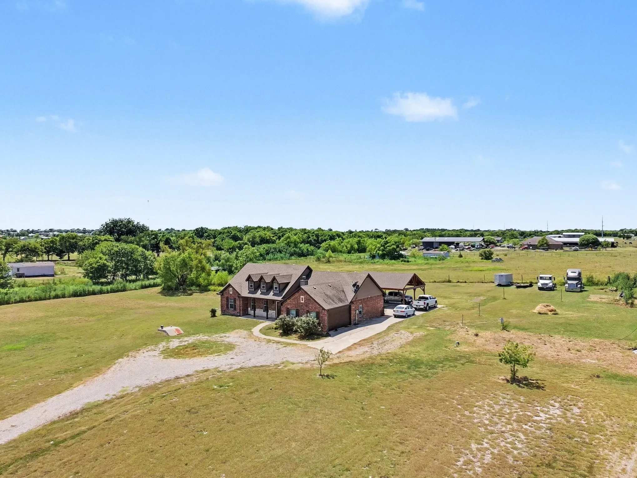 Single Family Residence For Sale in Hunt County , 1362 Private Road 2739, Caddo Mills, Texas 75135, 5 Bedroom, 3 Bathroom, 2 Garage spaces, 4,060 Sqft, built in 2015, mls#21361534, Real Estate Agent in Caddo Mills, Homes For Sale in Hunt county, Homes For Sale in Caddo Mills, Realtor in Caddo Mills Texas, Real Estate Brokerage Independent Realty Texas, Luminita Cordes Realtor