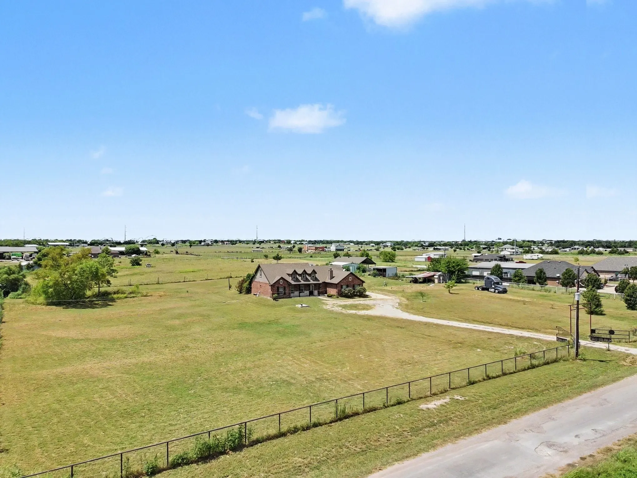 Single Family Residence For Sale in Hunt County , 1362 Private Road 2739, Caddo Mills, Texas 75135, 5 Bedroom, 3 Bathroom, 2 Garage spaces, 4,060 Sqft, built in 2015, mls#21361534, Real Estate Agent in Caddo Mills, Homes For Sale in Hunt county, Homes For Sale in Caddo Mills, Realtor in Caddo Mills Texas, Real Estate Brokerage Independent Realty Texas, Luminita Cordes Realtor