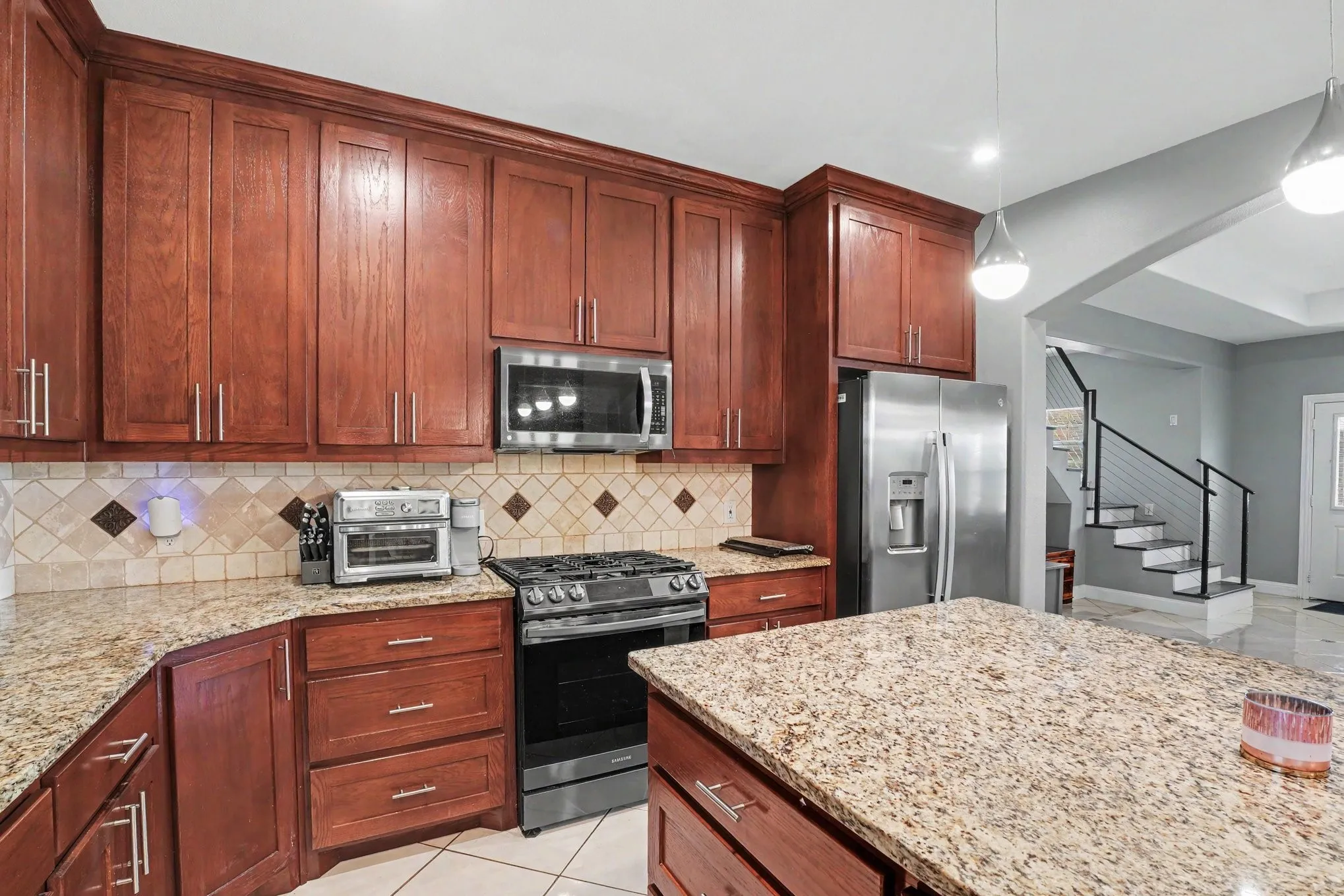 Single Family Residence For Sale in Hunt County , 1362 Private Road 2739, Caddo Mills, Texas 75135, 5 Bedroom, 3 Bathroom, 2 Garage spaces, 4,060 Sqft, built in 2015, mls#21361534, Real Estate Agent in Caddo Mills, Homes For Sale in Hunt county, Homes For Sale in Caddo Mills, Realtor in Caddo Mills Texas, Real Estate Brokerage Independent Realty Texas, Luminita Cordes Realtor