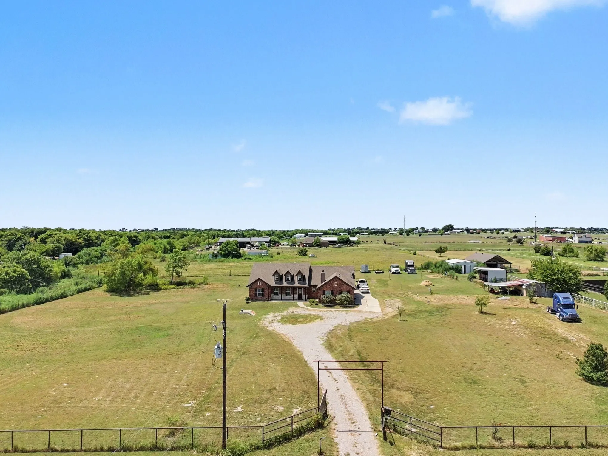 Single Family Residence For Sale in Hunt County , 1362 Private Road 2739, Caddo Mills, Texas 75135, 5 Bedroom, 3 Bathroom, 2 Garage spaces, 4,060 Sqft, built in 2015, mls#21361534, Real Estate Agent in Caddo Mills, Homes For Sale in Hunt county, Homes For Sale in Caddo Mills, Realtor in Caddo Mills Texas, Real Estate Brokerage Independent Realty Texas, Luminita Cordes Realtor